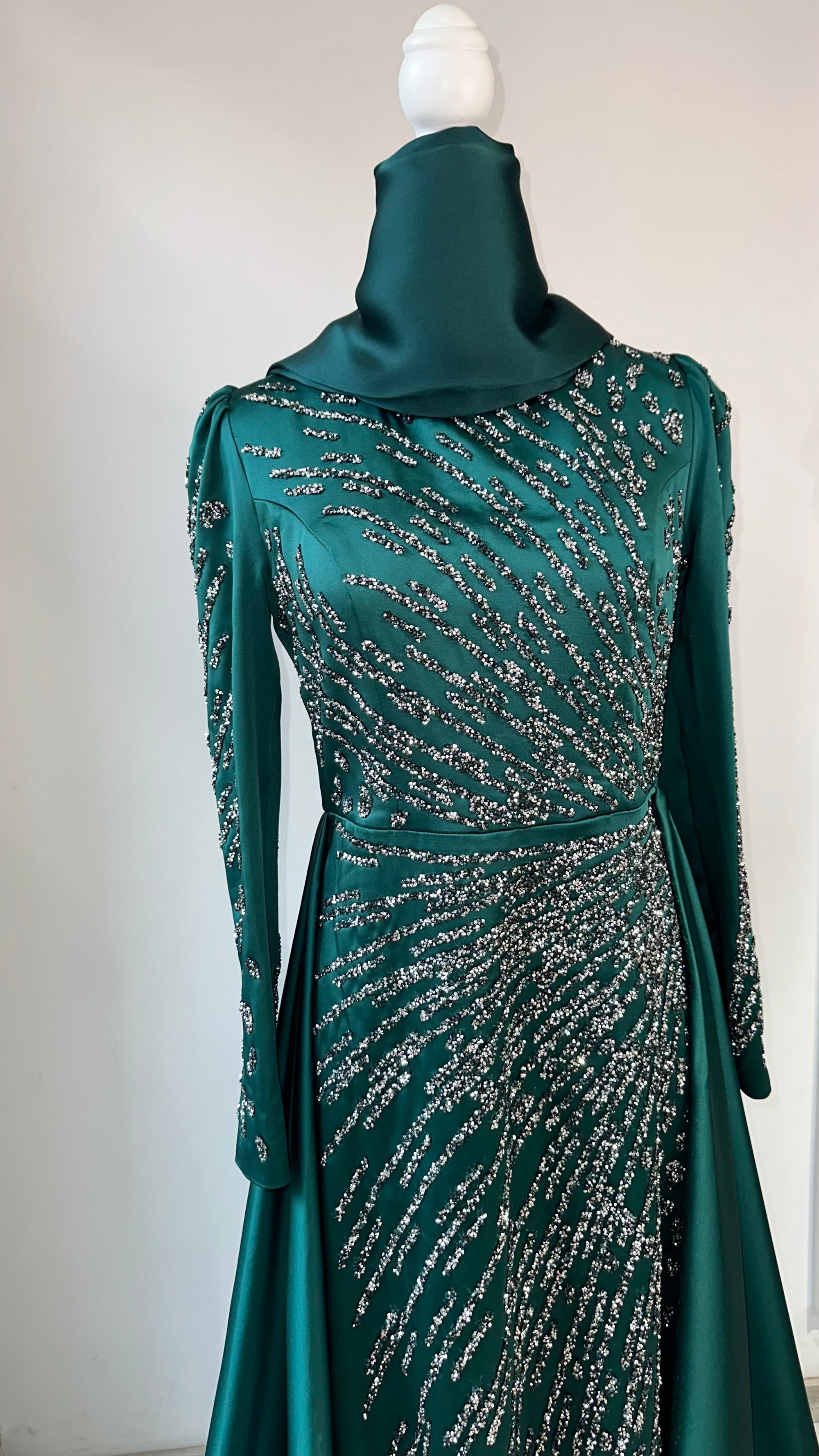 Lara Abendkleid mit Strass in smaragdgrün