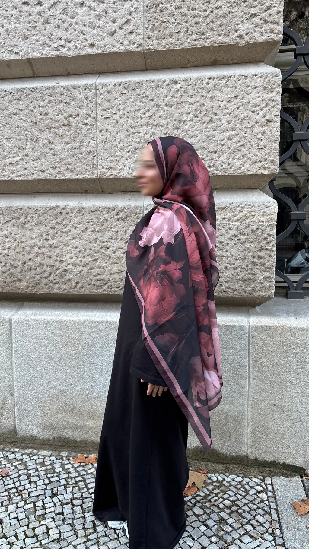 Bloom Hijab in Bordeaux