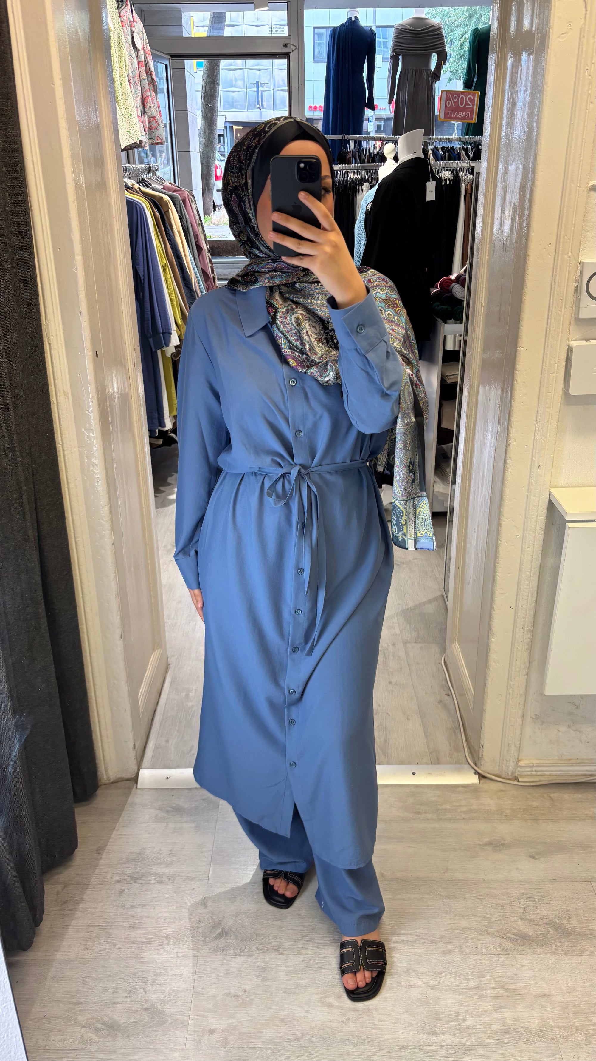 Armine set with trousers in blue