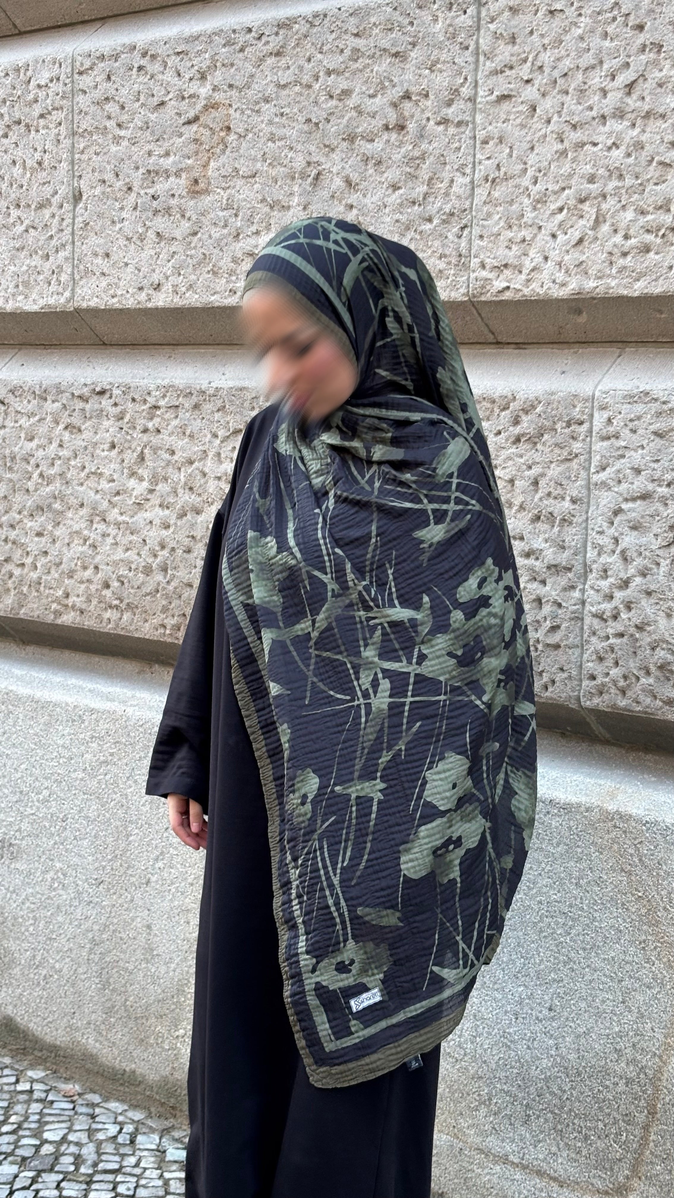 Rosalie Hijab in Schwarz/Grün