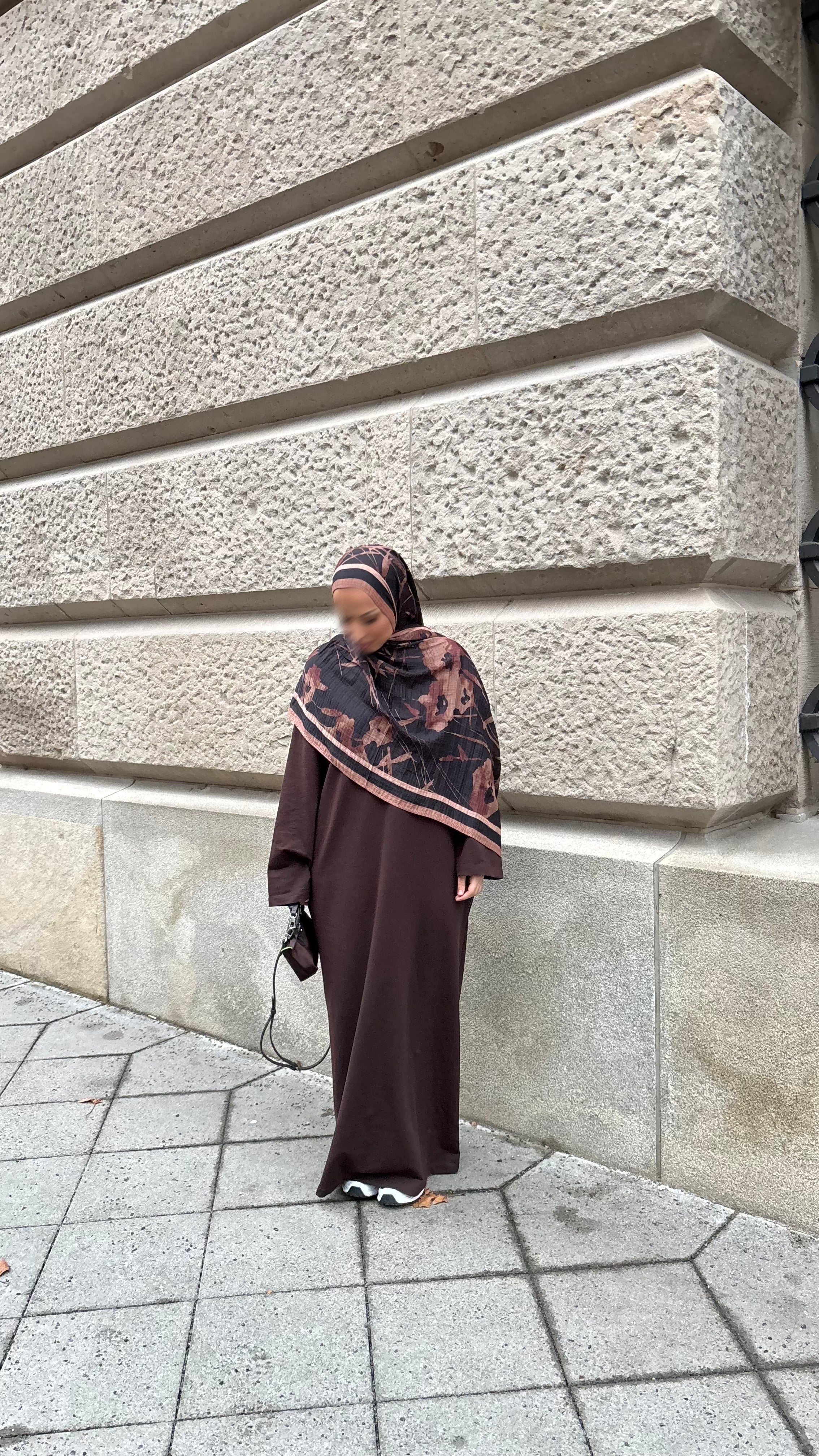 Rosalie Hijab in Schwarz/Braun