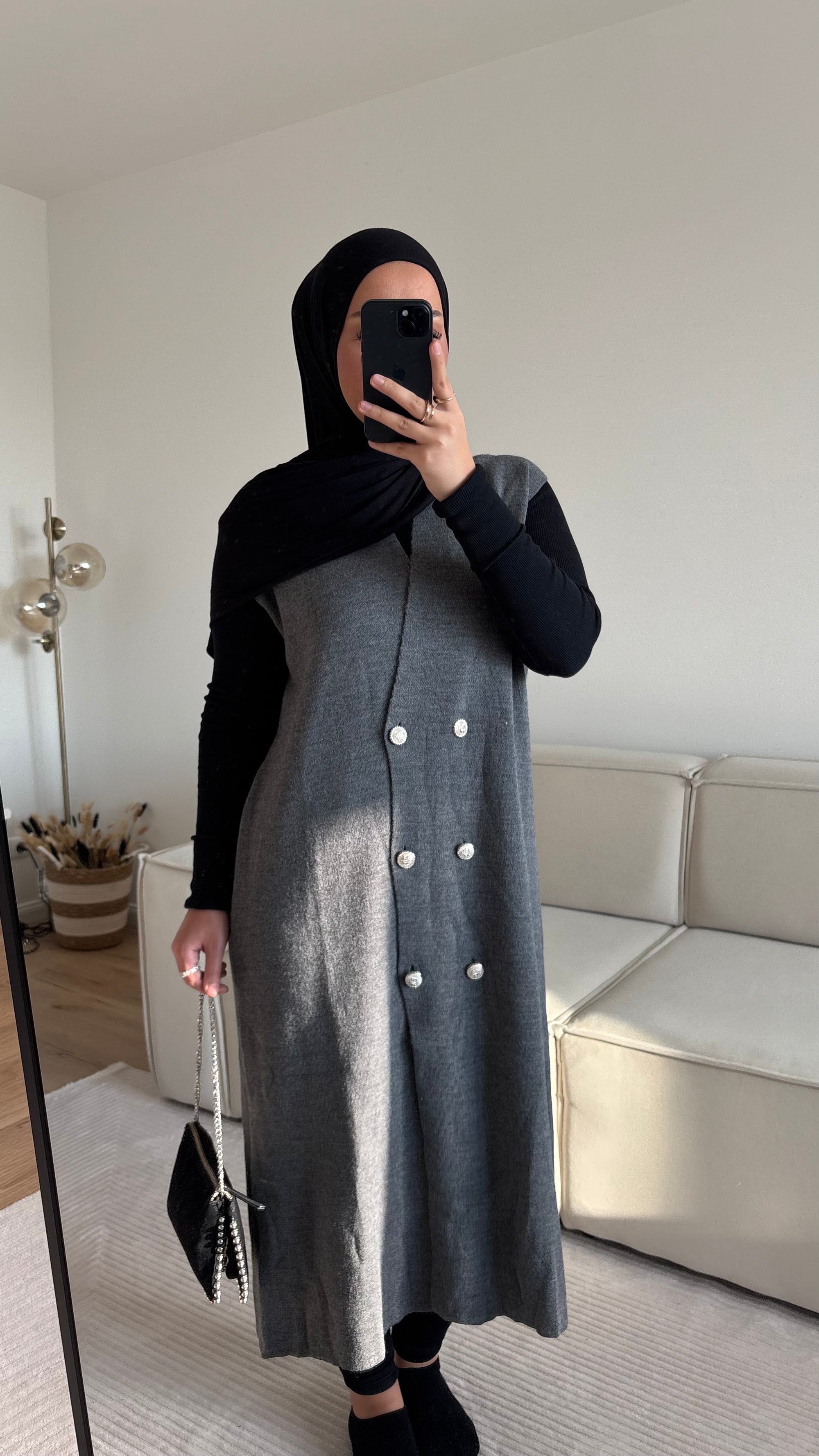 Nura Weste