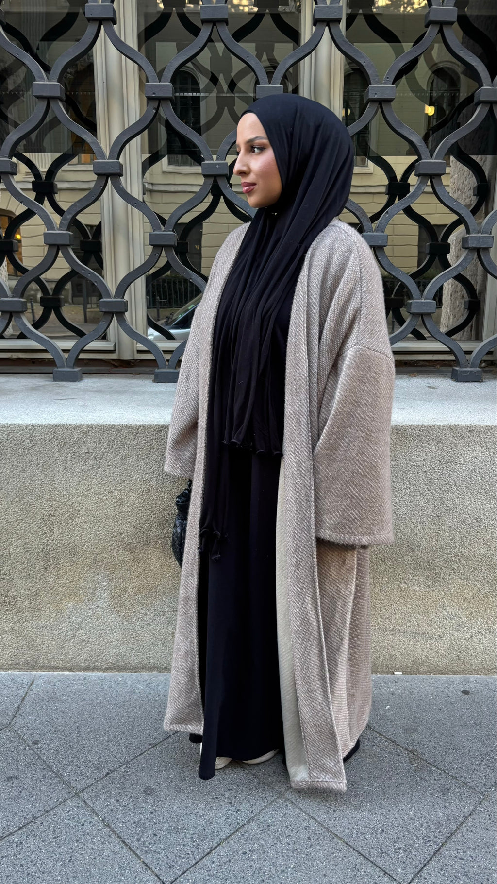 Zoya Mantel