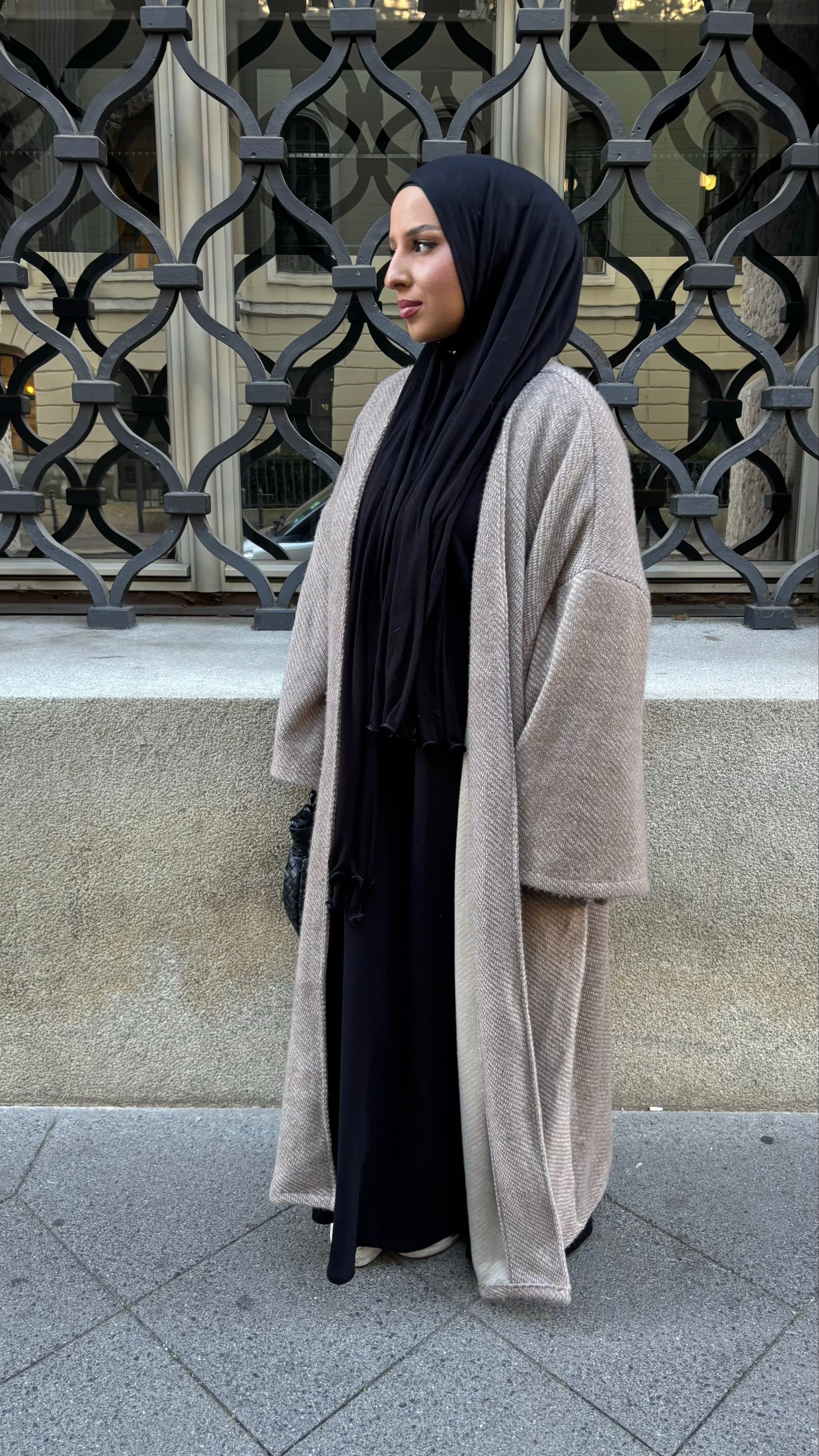Zoya Mantel