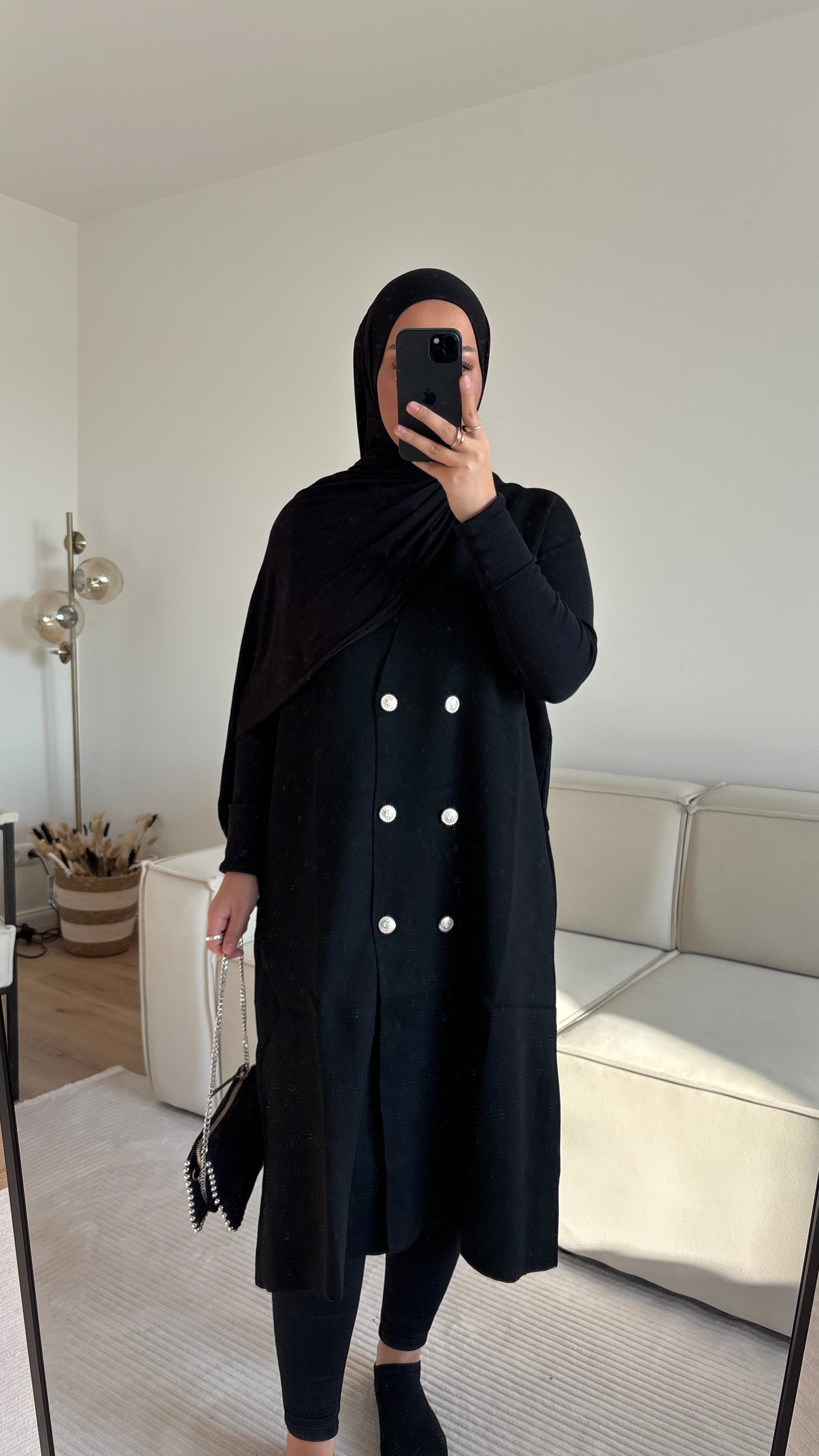 Nura Weste
