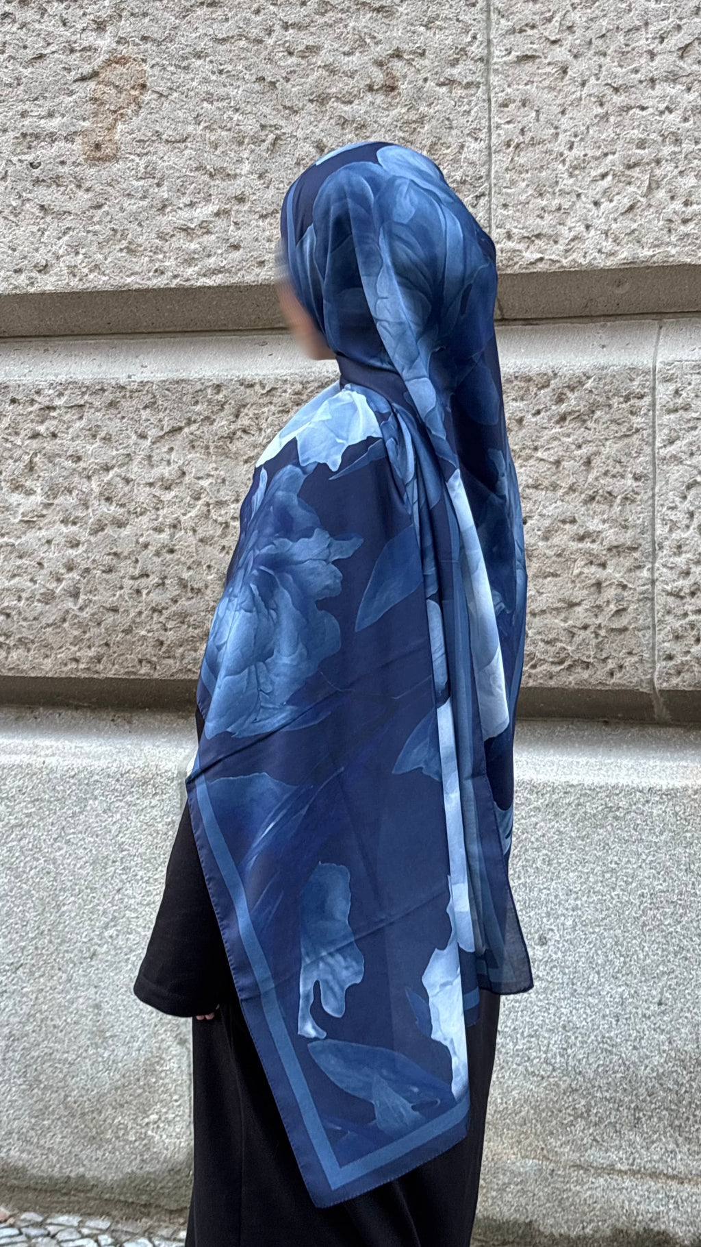 Bloom Hijab in Blau