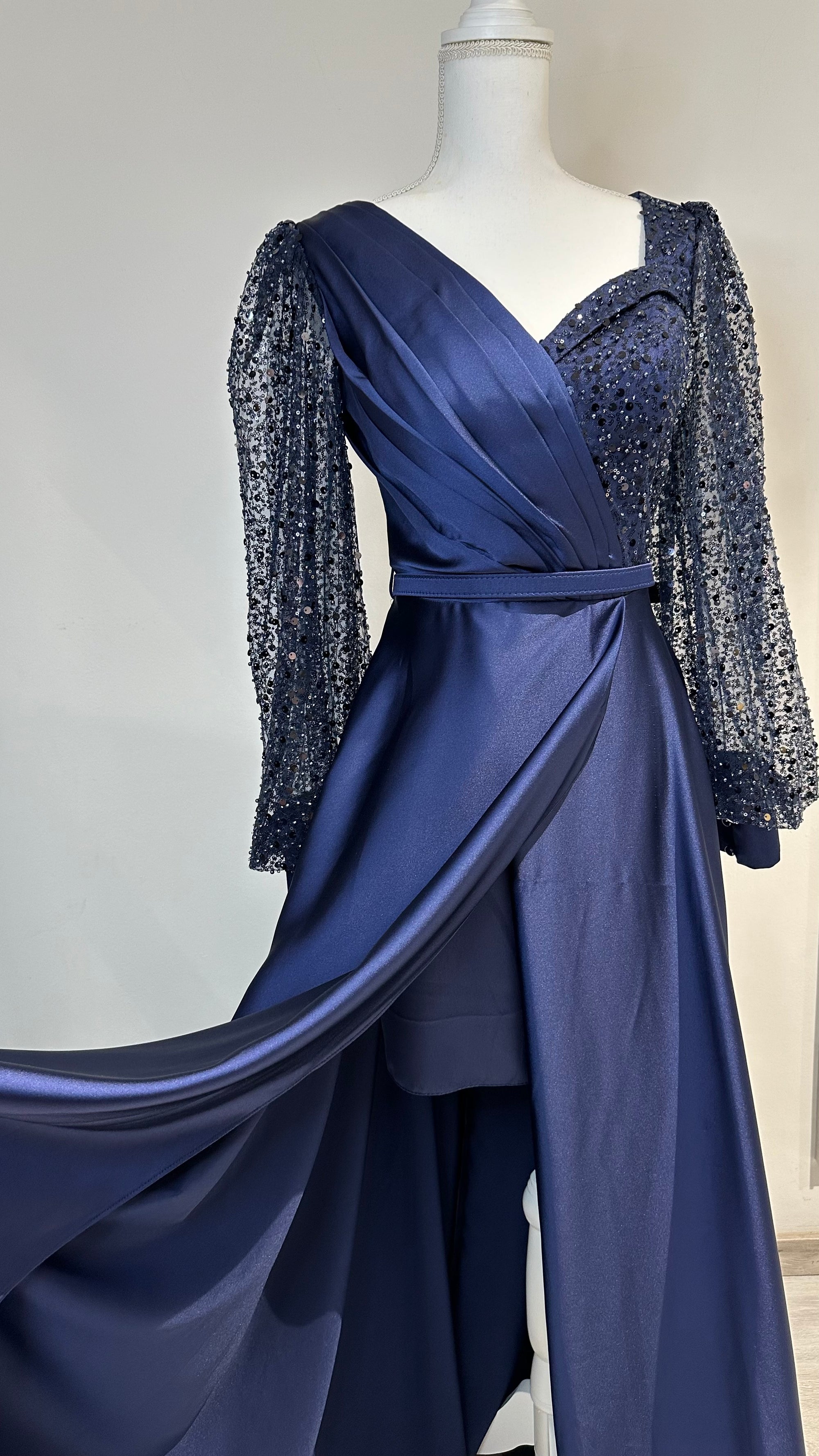 Dilber evening dress in navy blue