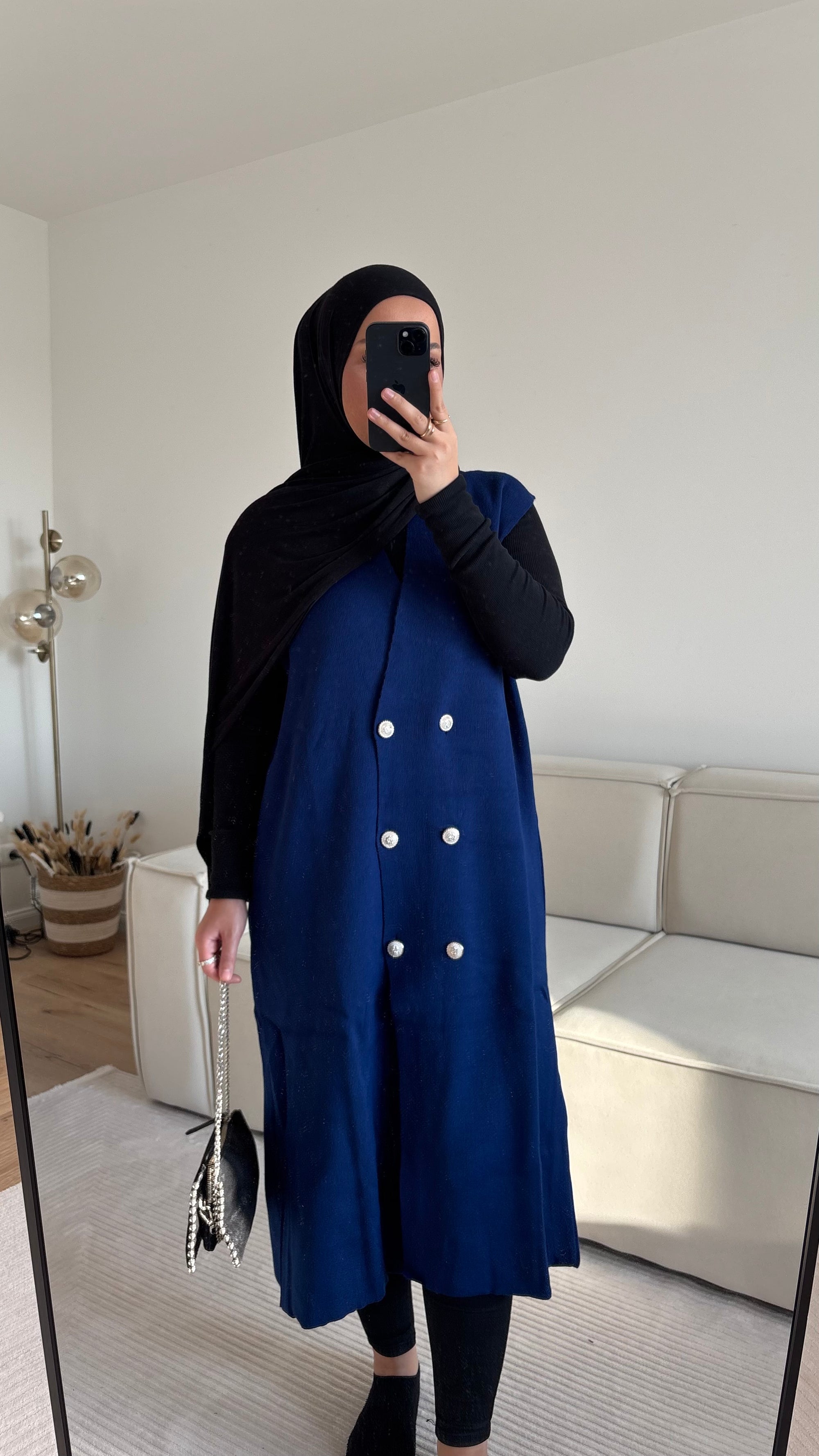 Nura Weste