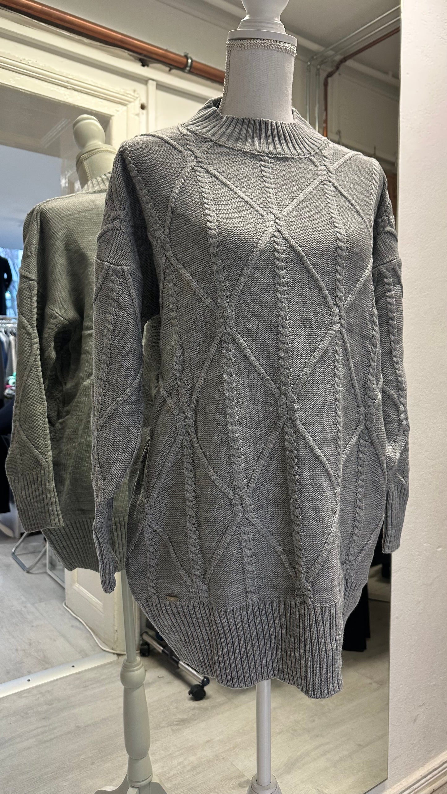 ARMINE STRICK PULLOVER IN HELLGRAU