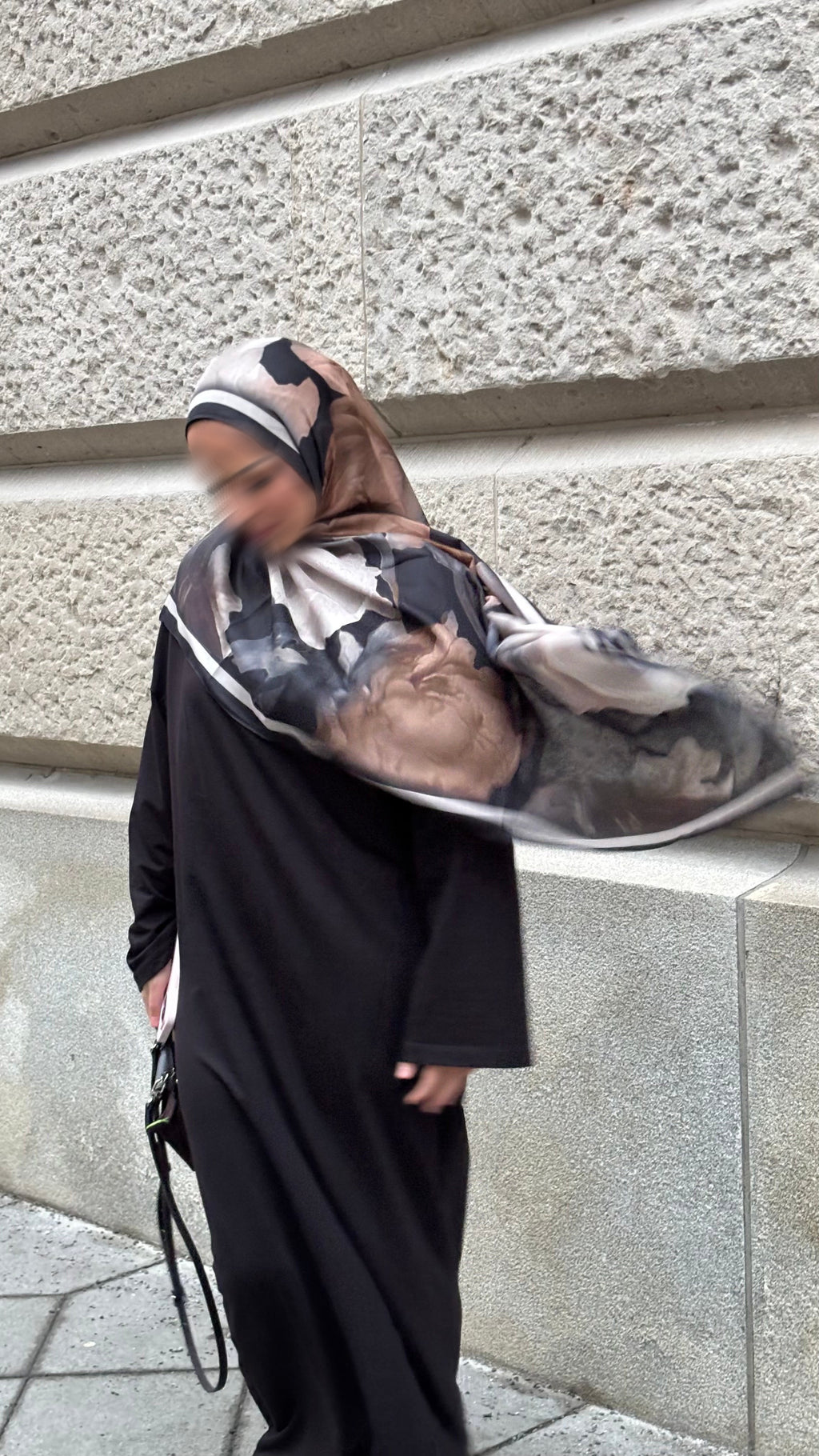 Bloom Hijab in Schwarz/Nude