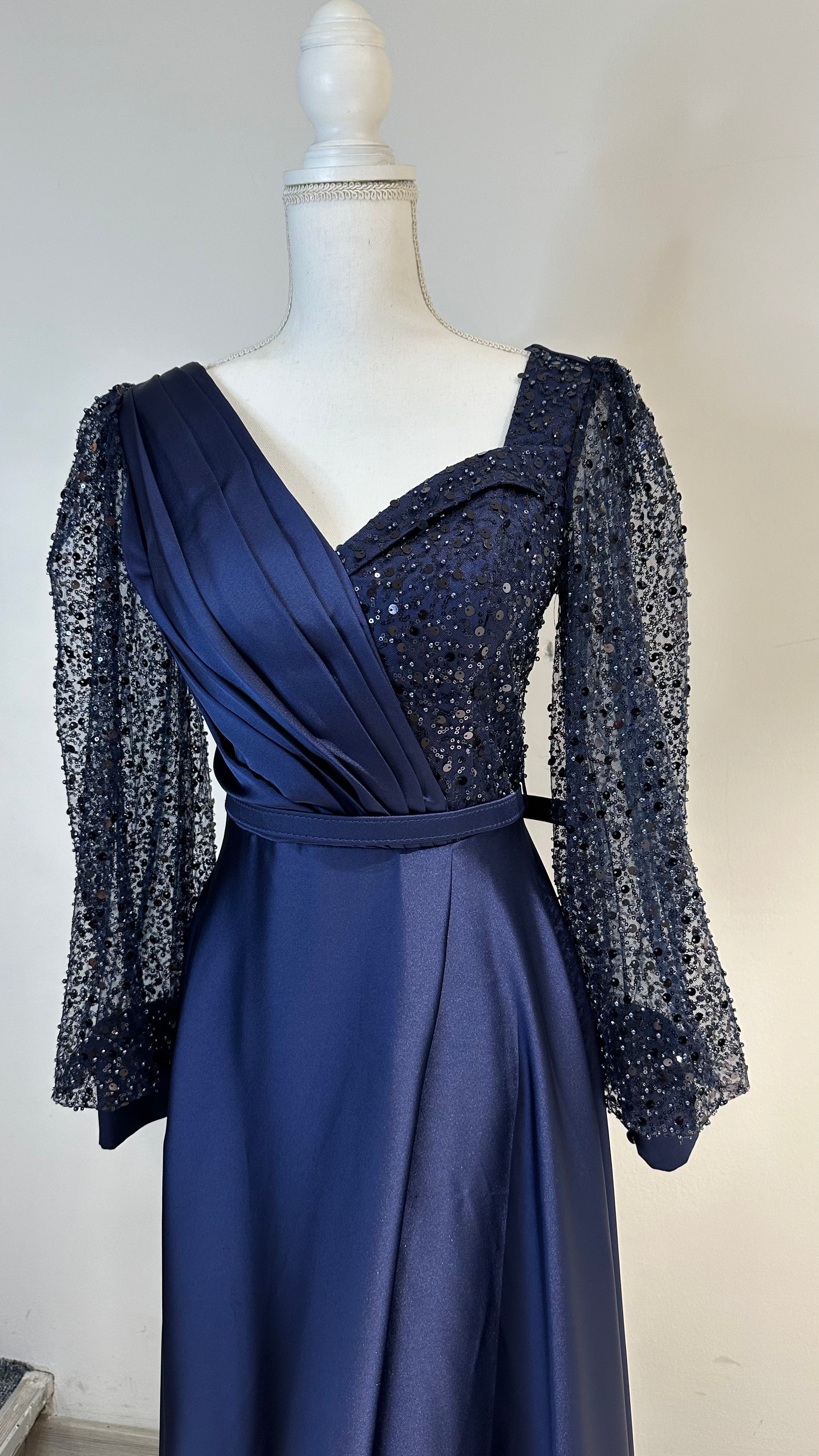 Dilber evening dress in navy blue