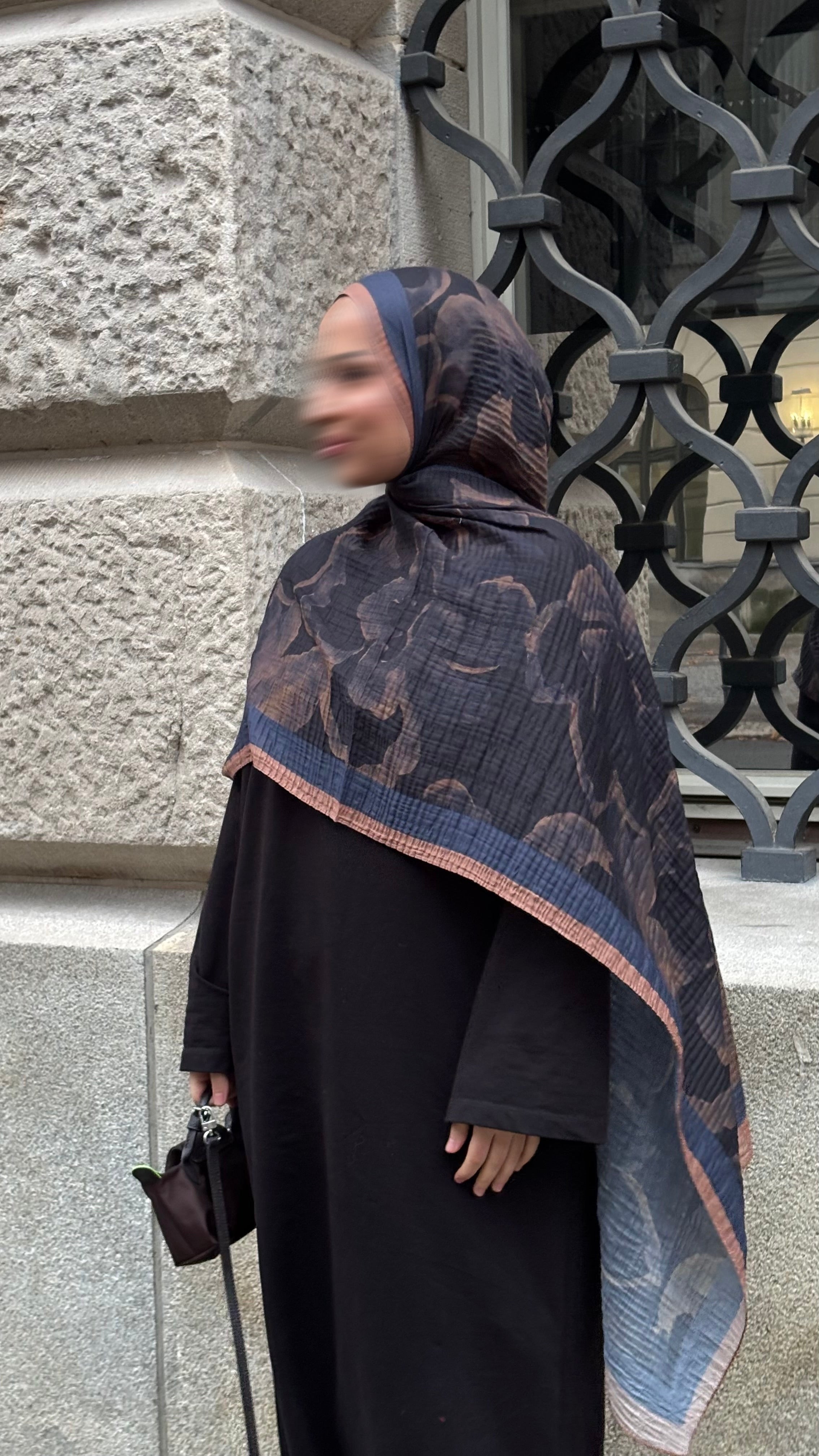 Blossia Hijab in Blau/Camel