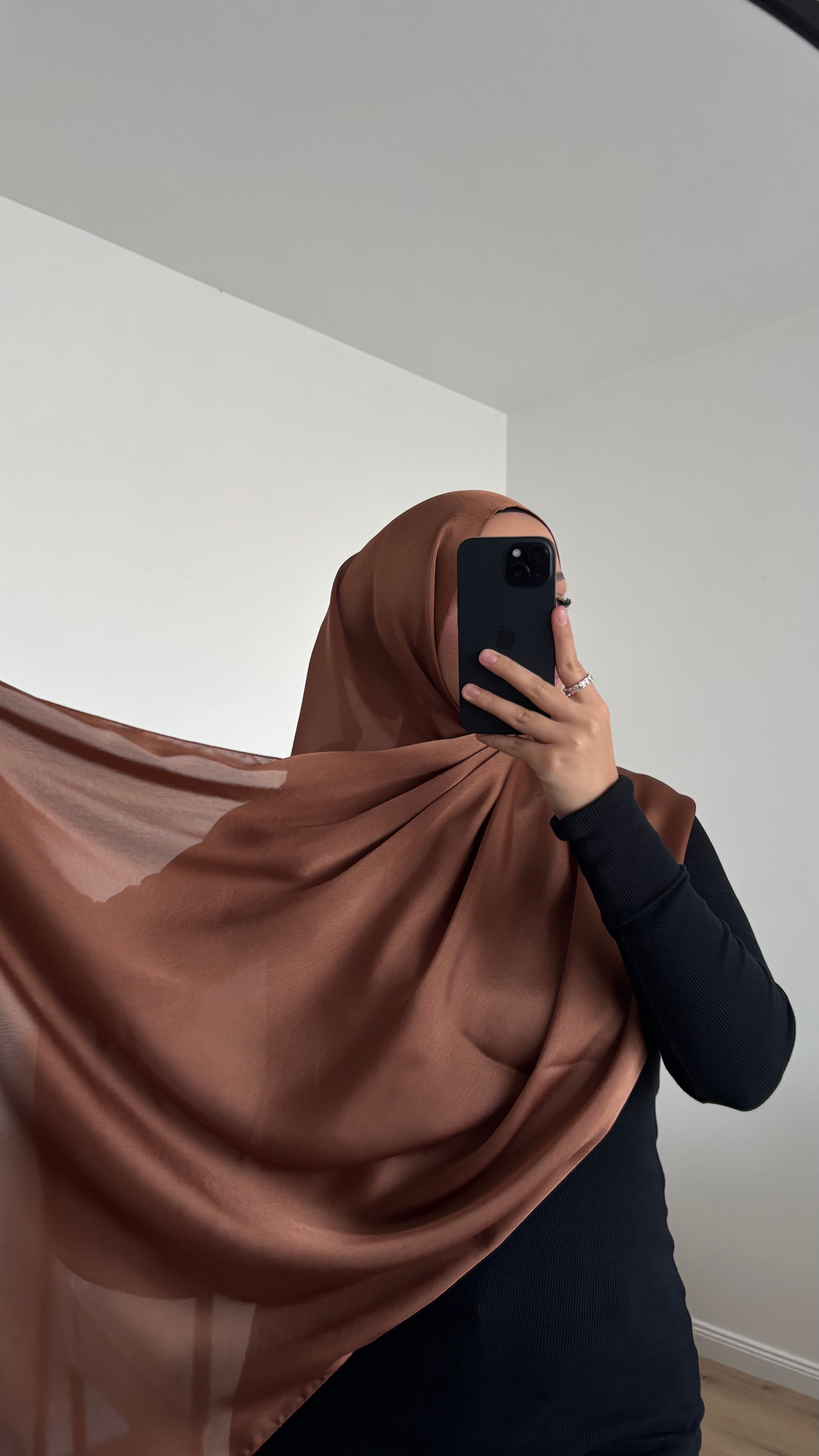 Janjan Hijab in karamell