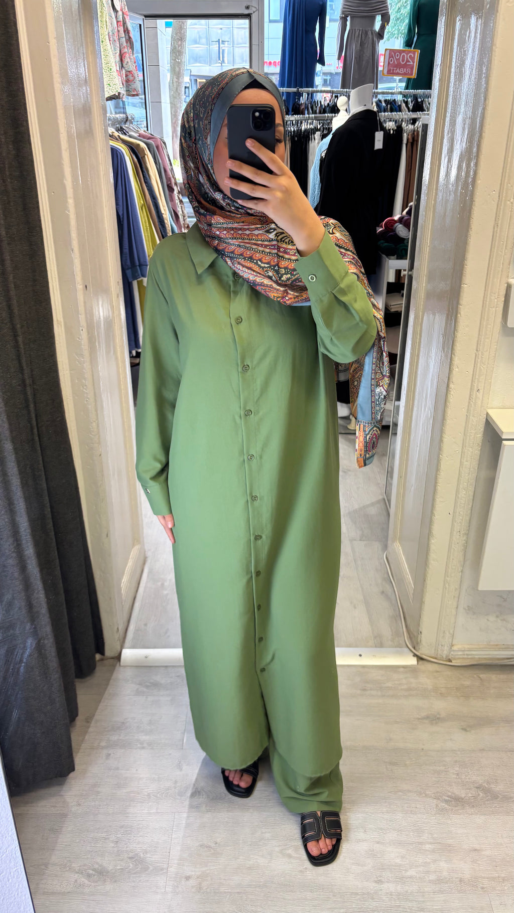 Armine set with trousers in green