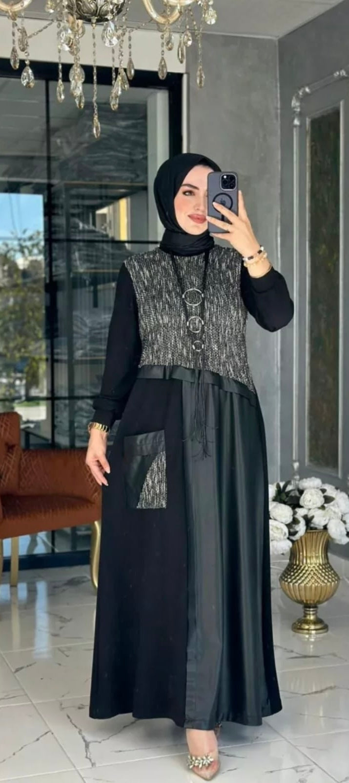 KLEID MIT LEDERAKZENTEN LIYANA