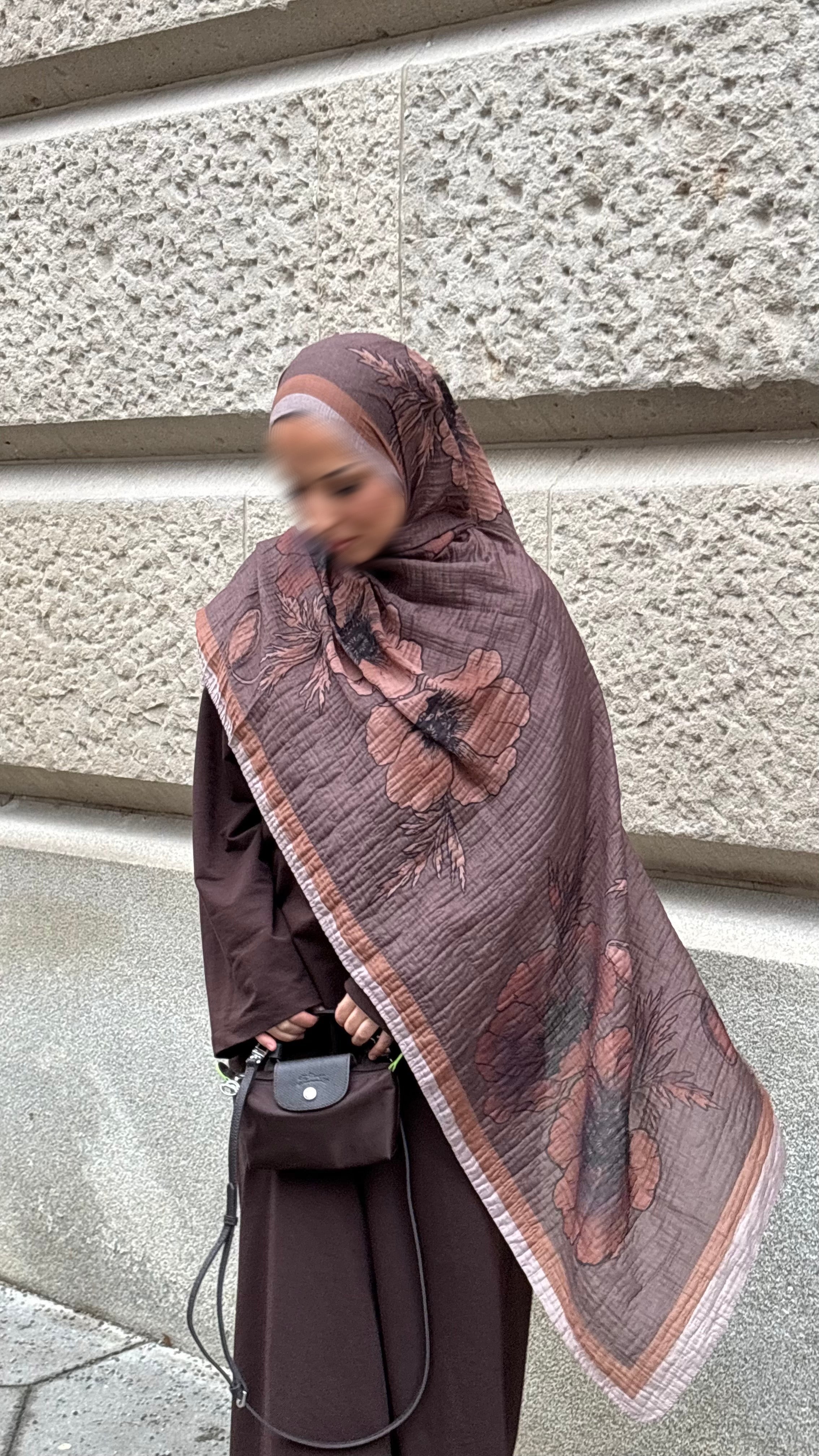 Rosea Hijab in Braun