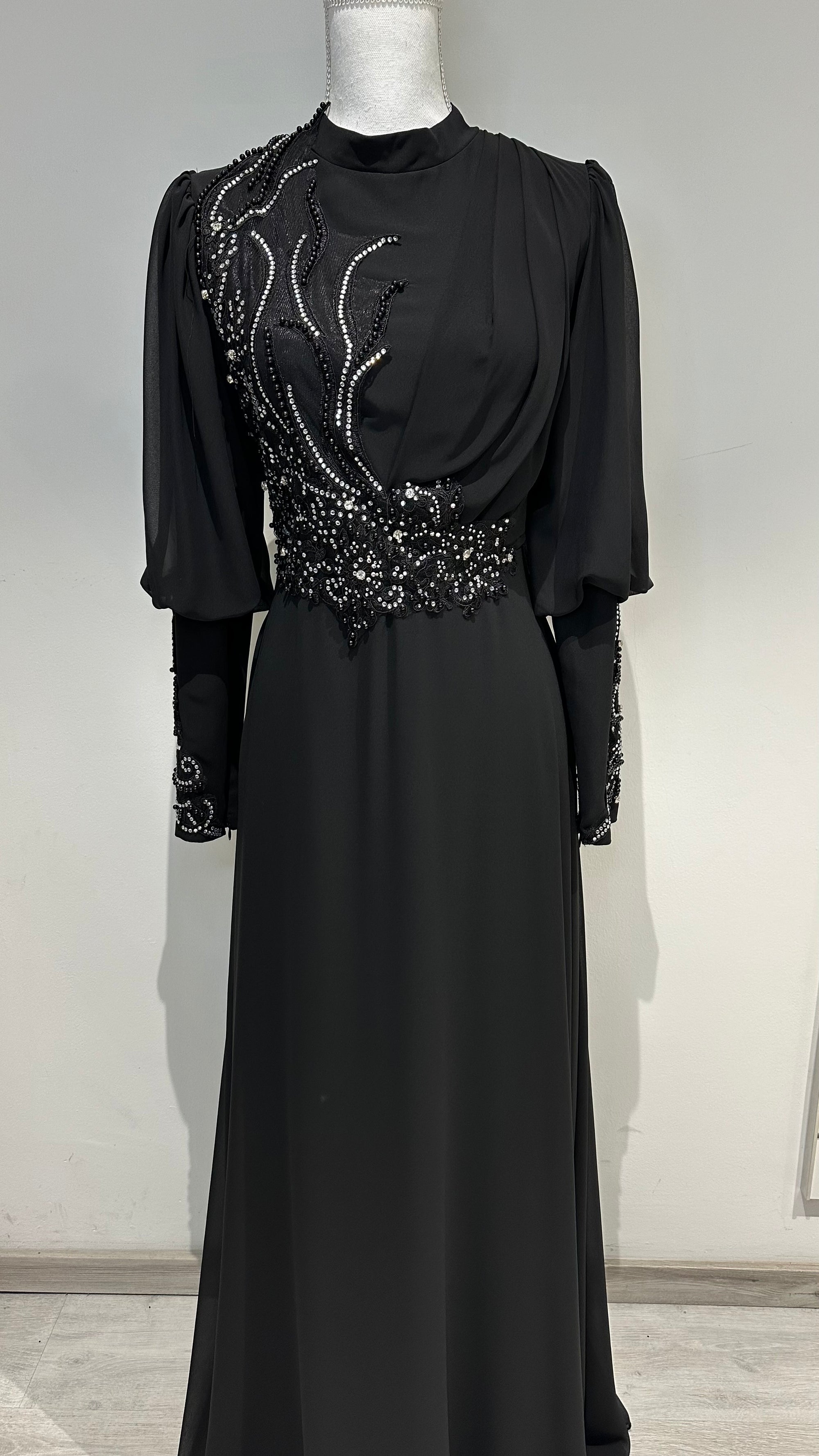 Nil evening dress in black