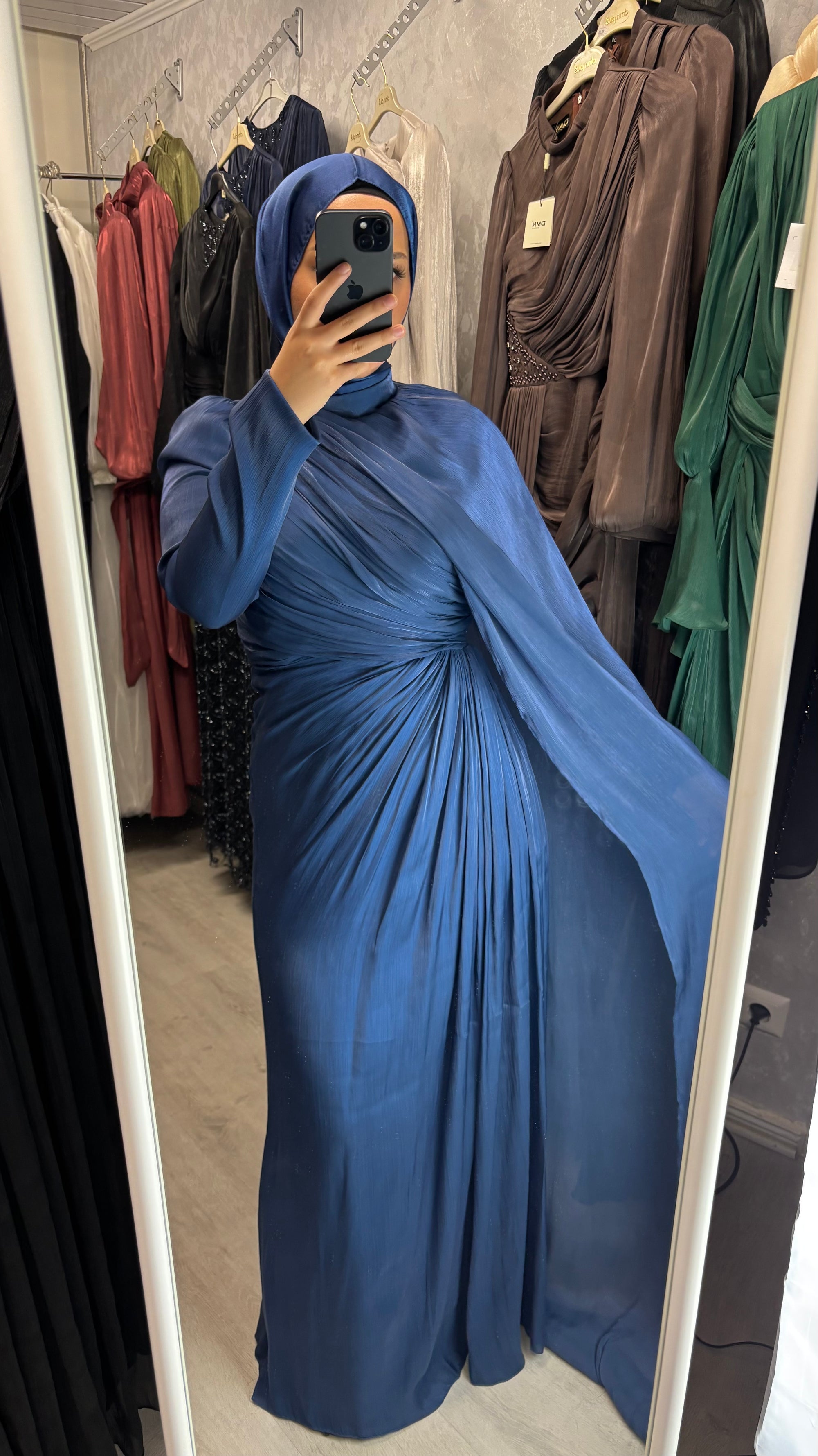 Huda evening dress in blue