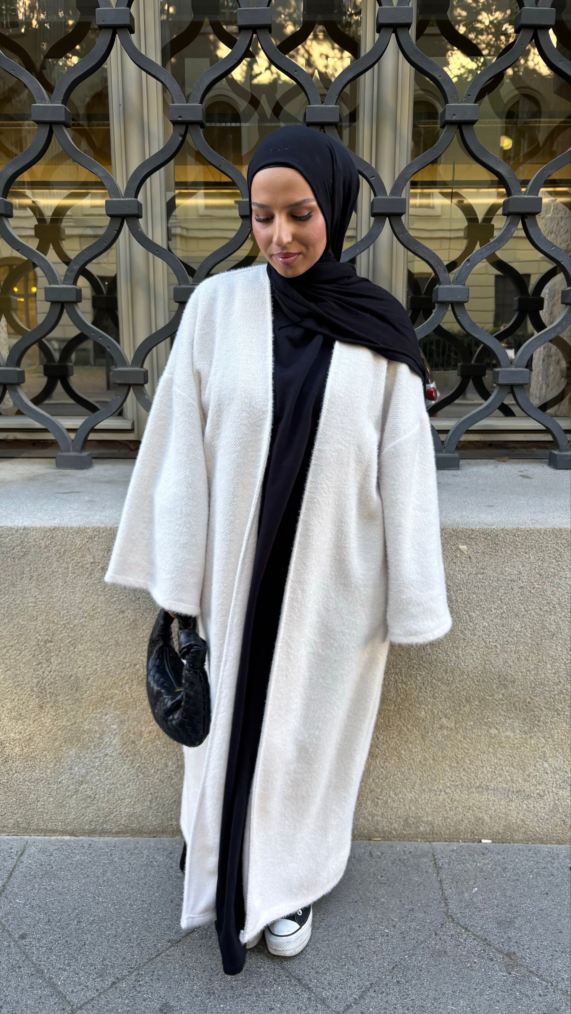 Zoya Mantel