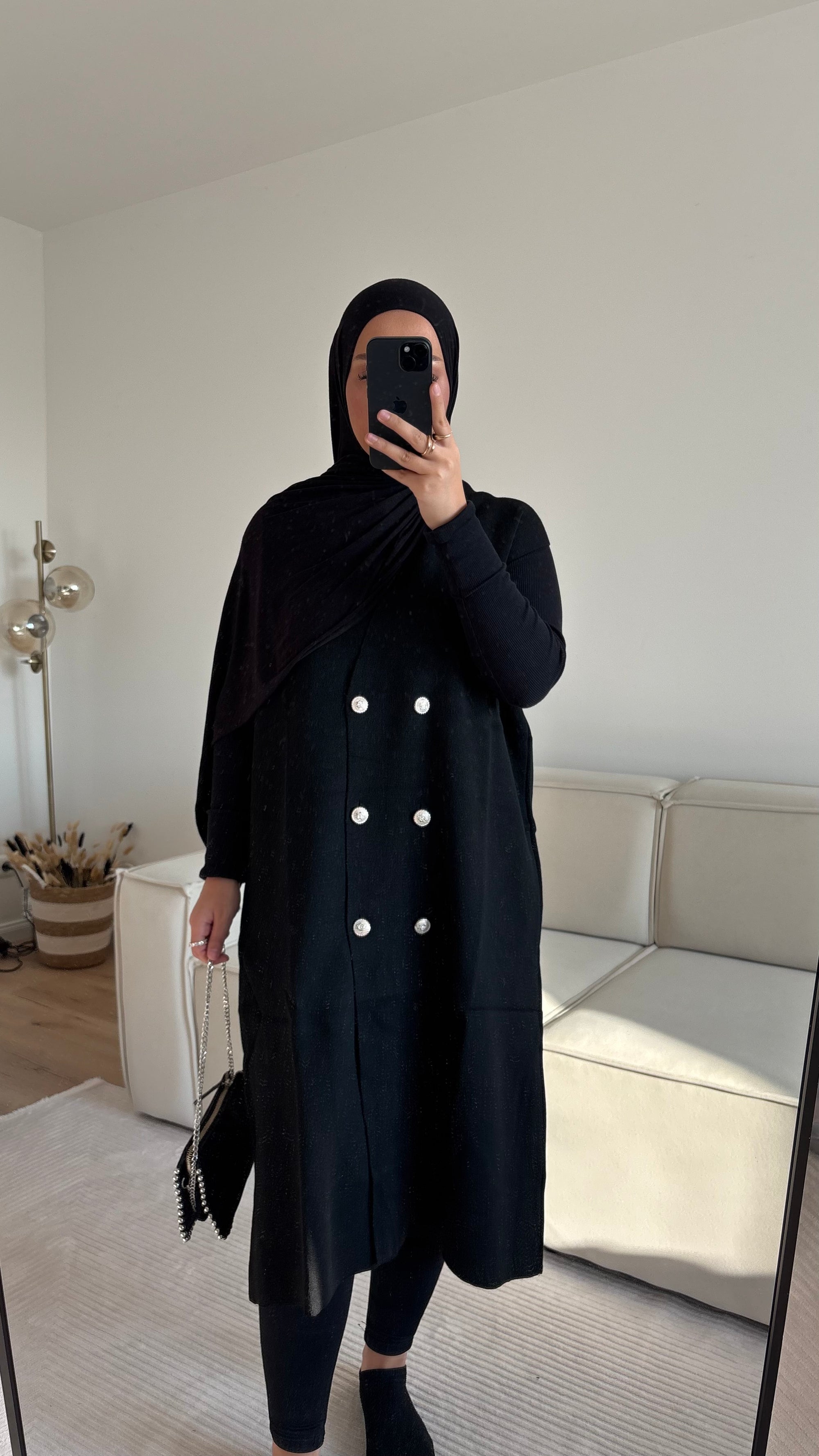 Nura Weste