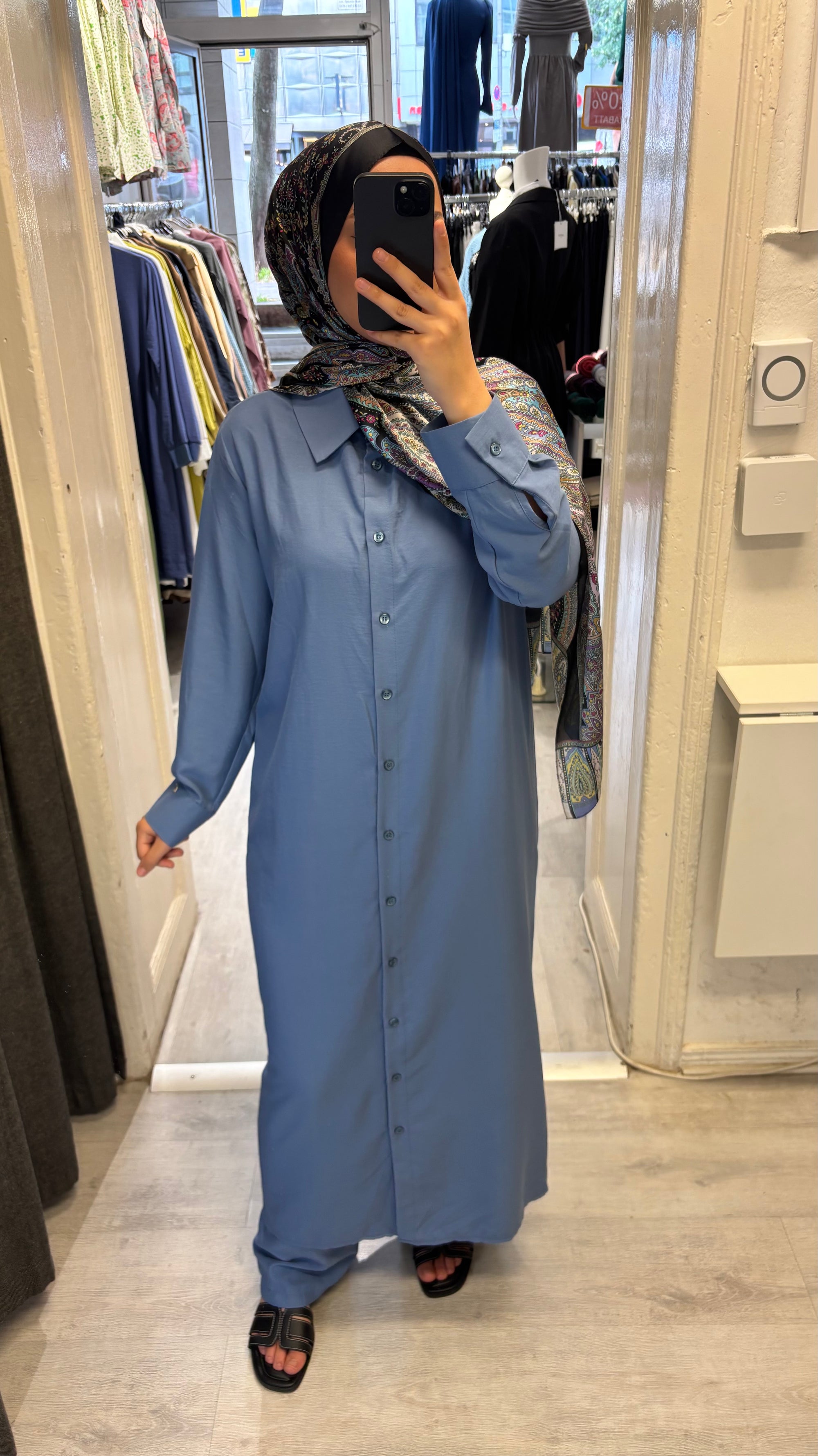 Armine set with trousers in blue