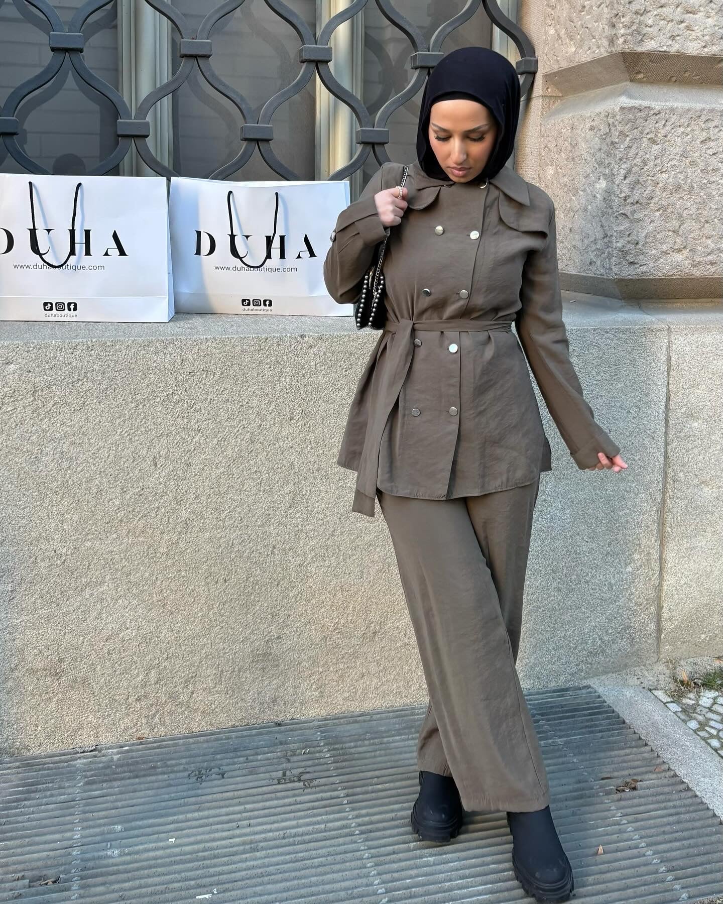 Esin set with trousers in khaki