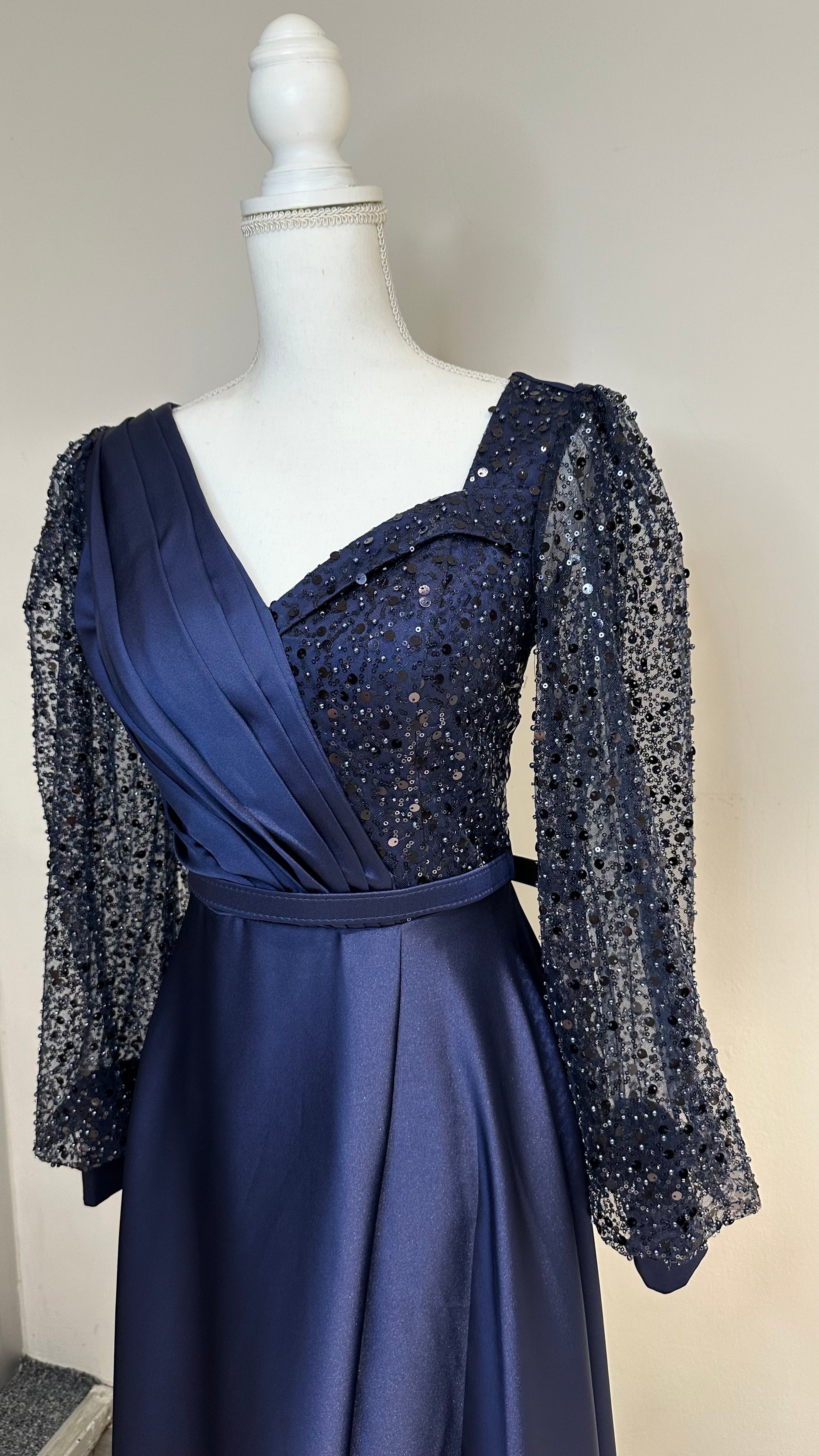 Dilber evening dress in navy blue