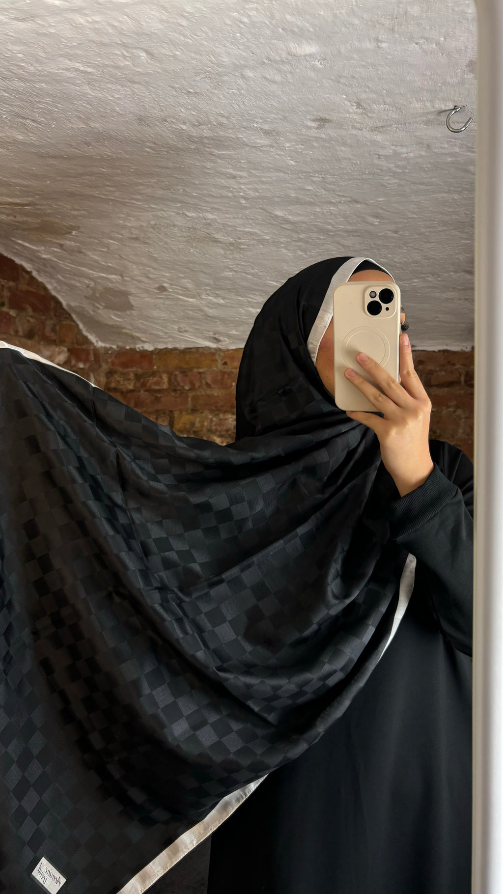 Armine B.Janjan hijab in black
