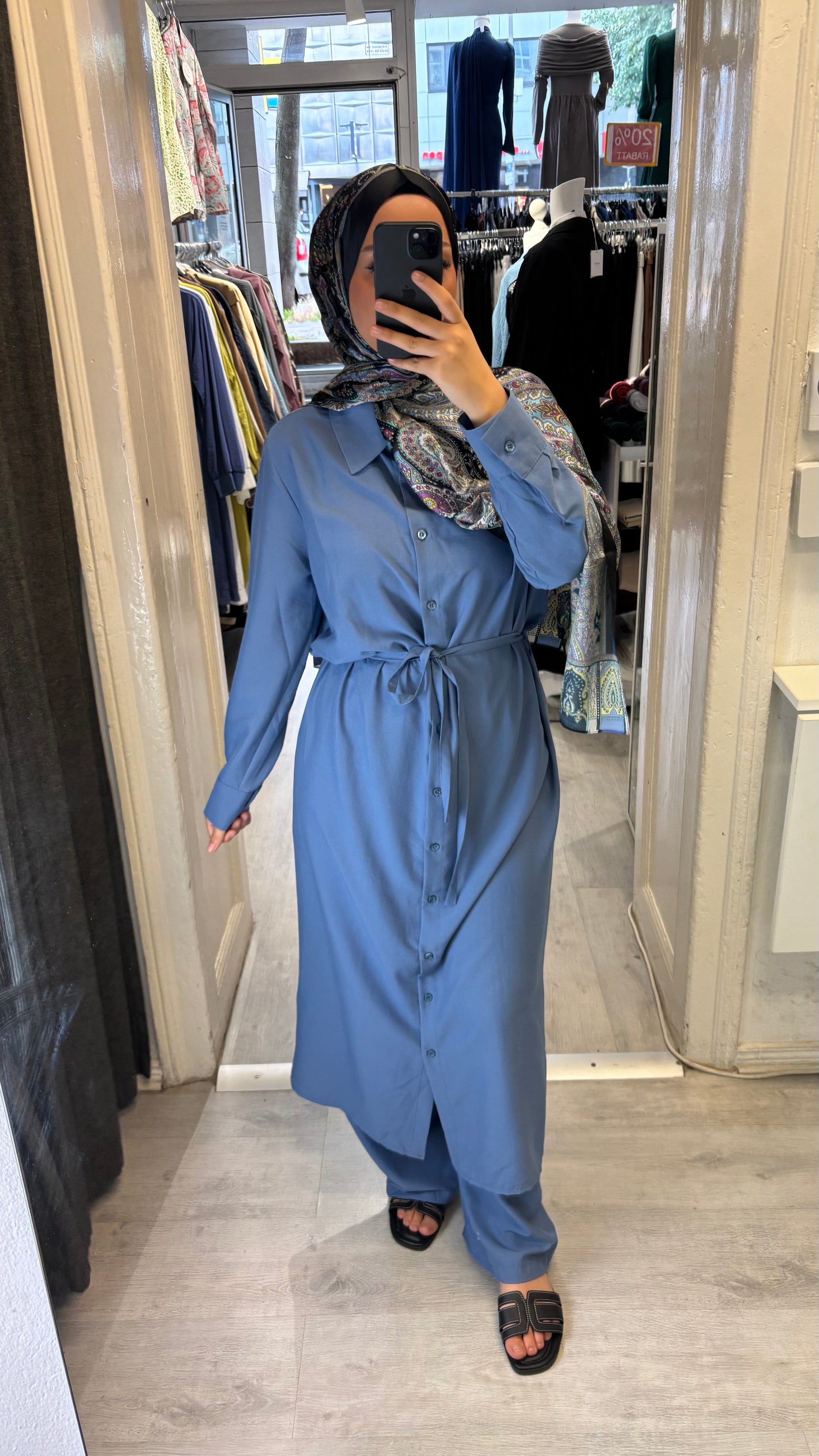 Armine set with trousers in blue