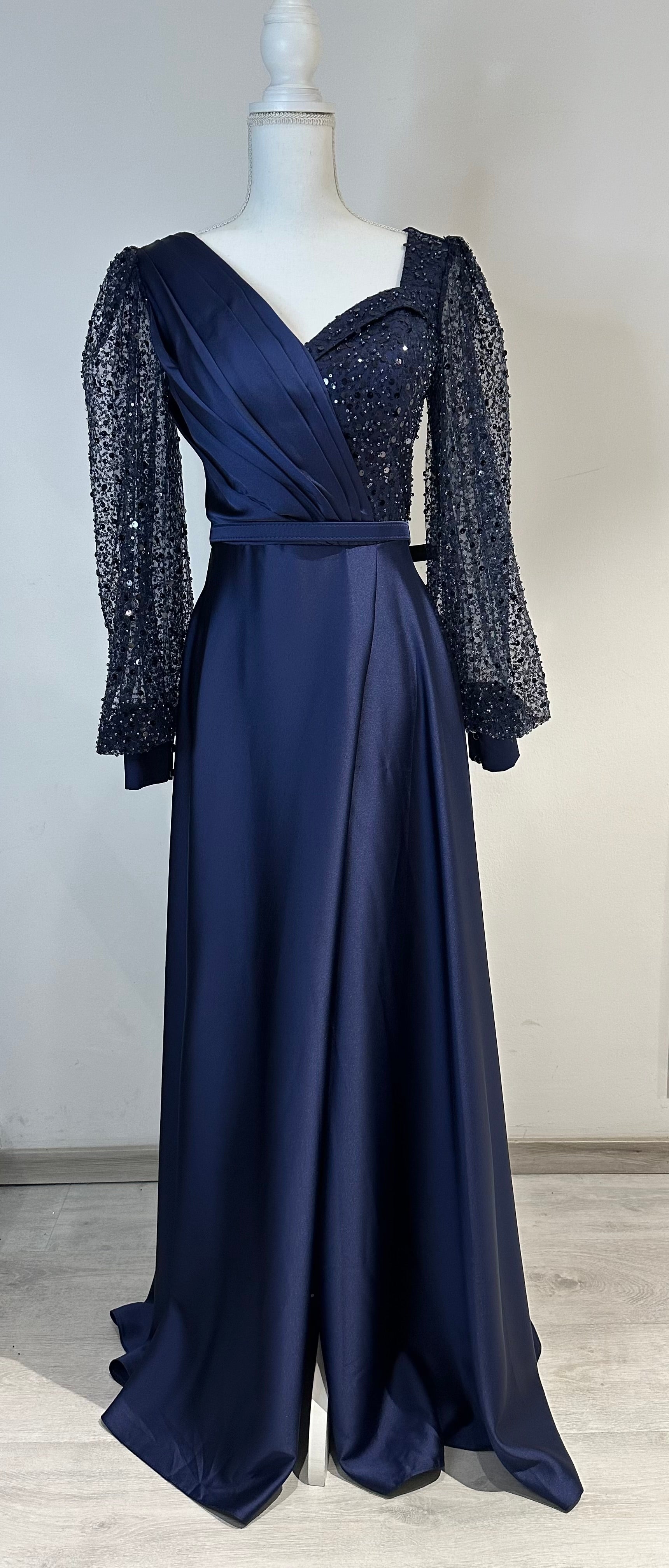 Dilber evening dress in navy blue