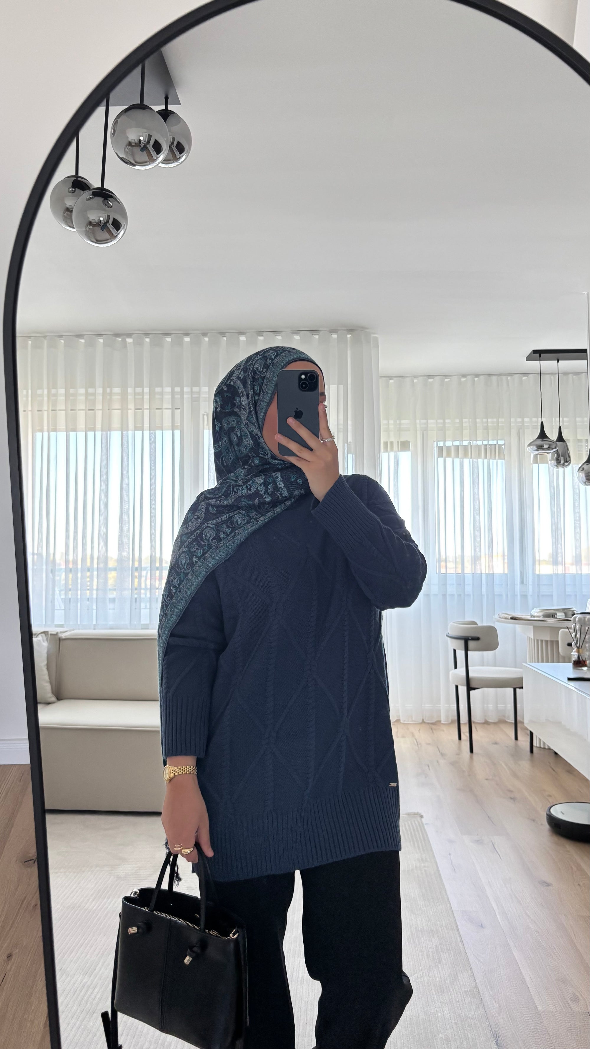 Liora Pullover