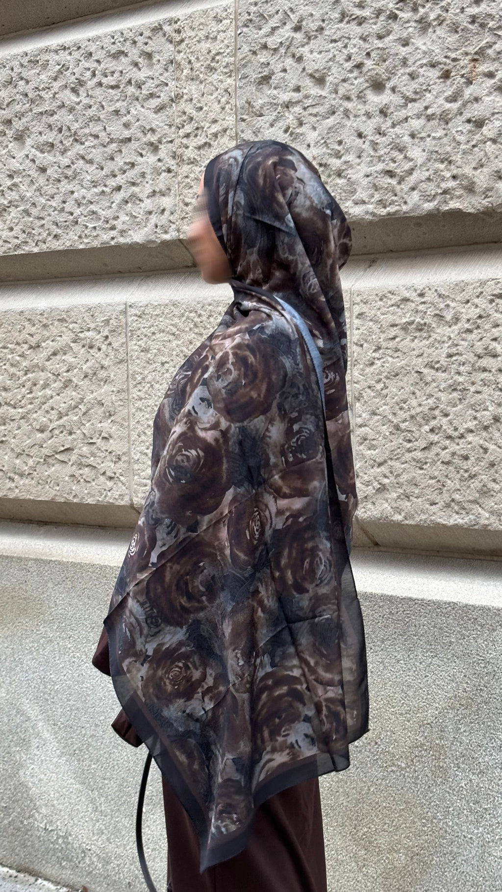 Floral Hijab in Schwarz/Grau/Braun