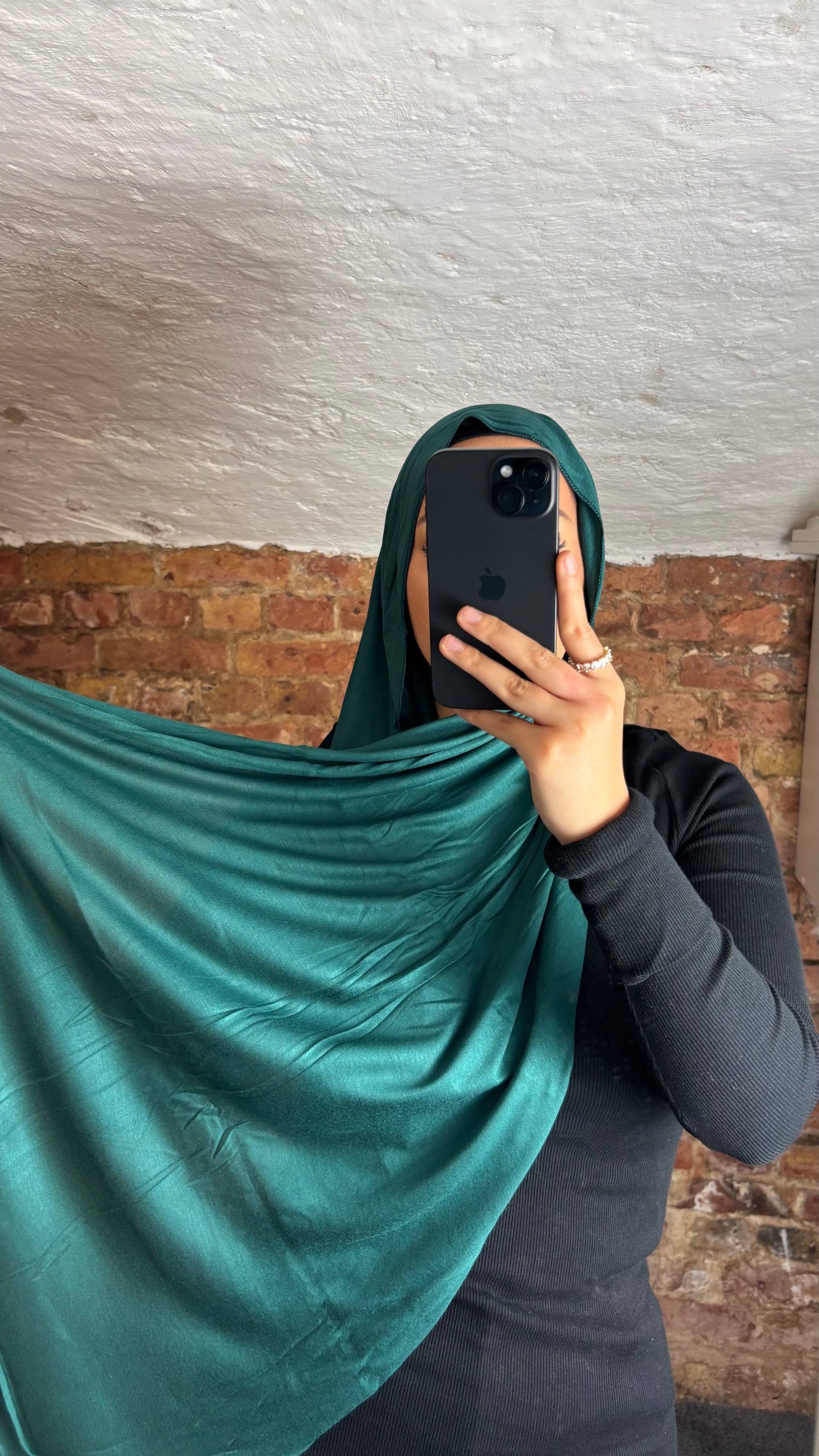Armine jersey hijab in emerald green