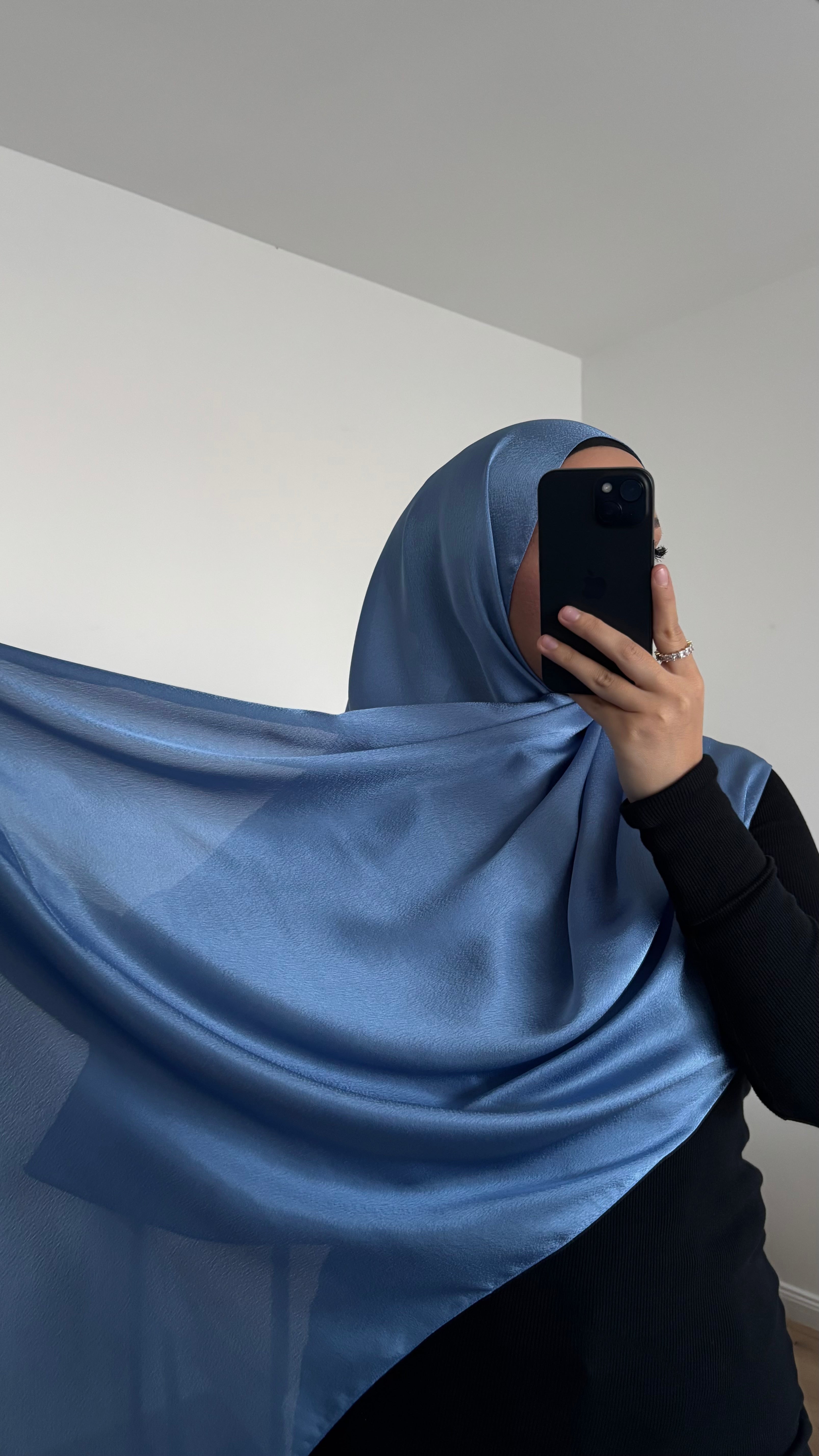 Janjan Hijab in blau