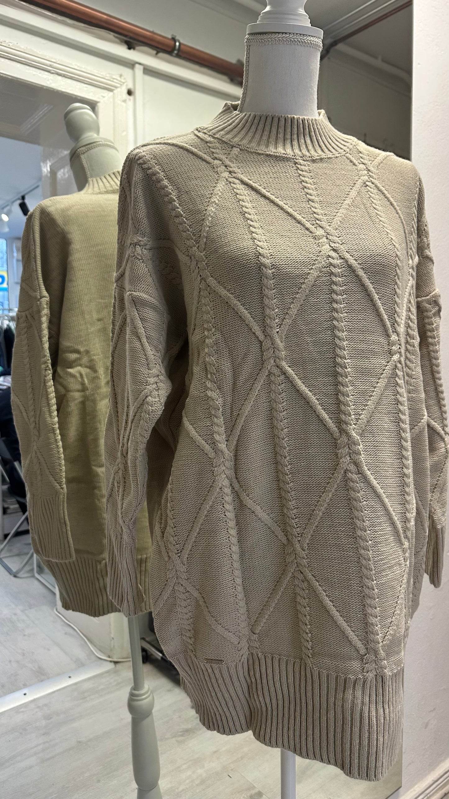 ARMINE STRICK PULLOVER IN BEIGE