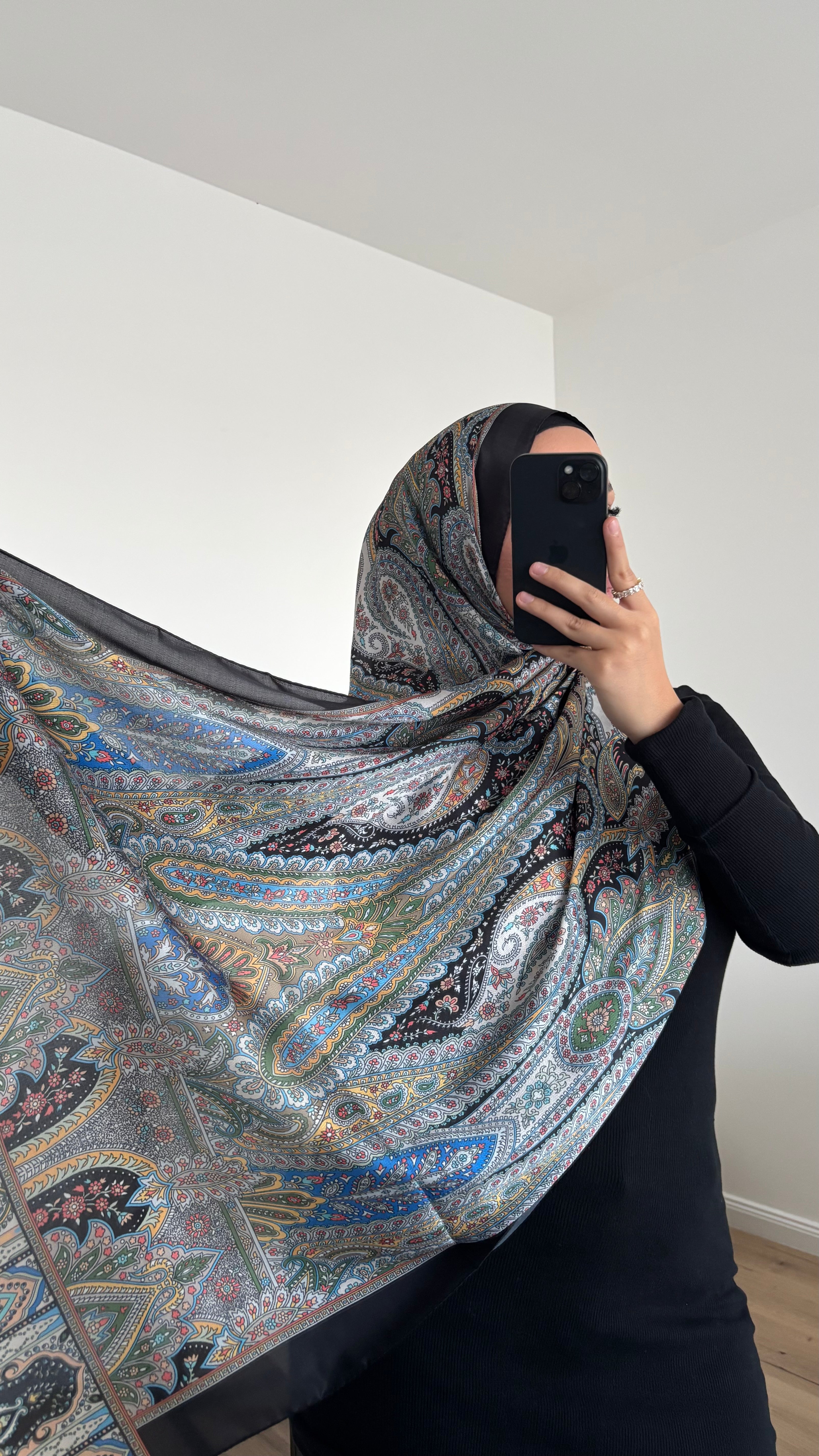 Seidenvoile Hijab in schwarz-dunkelblau