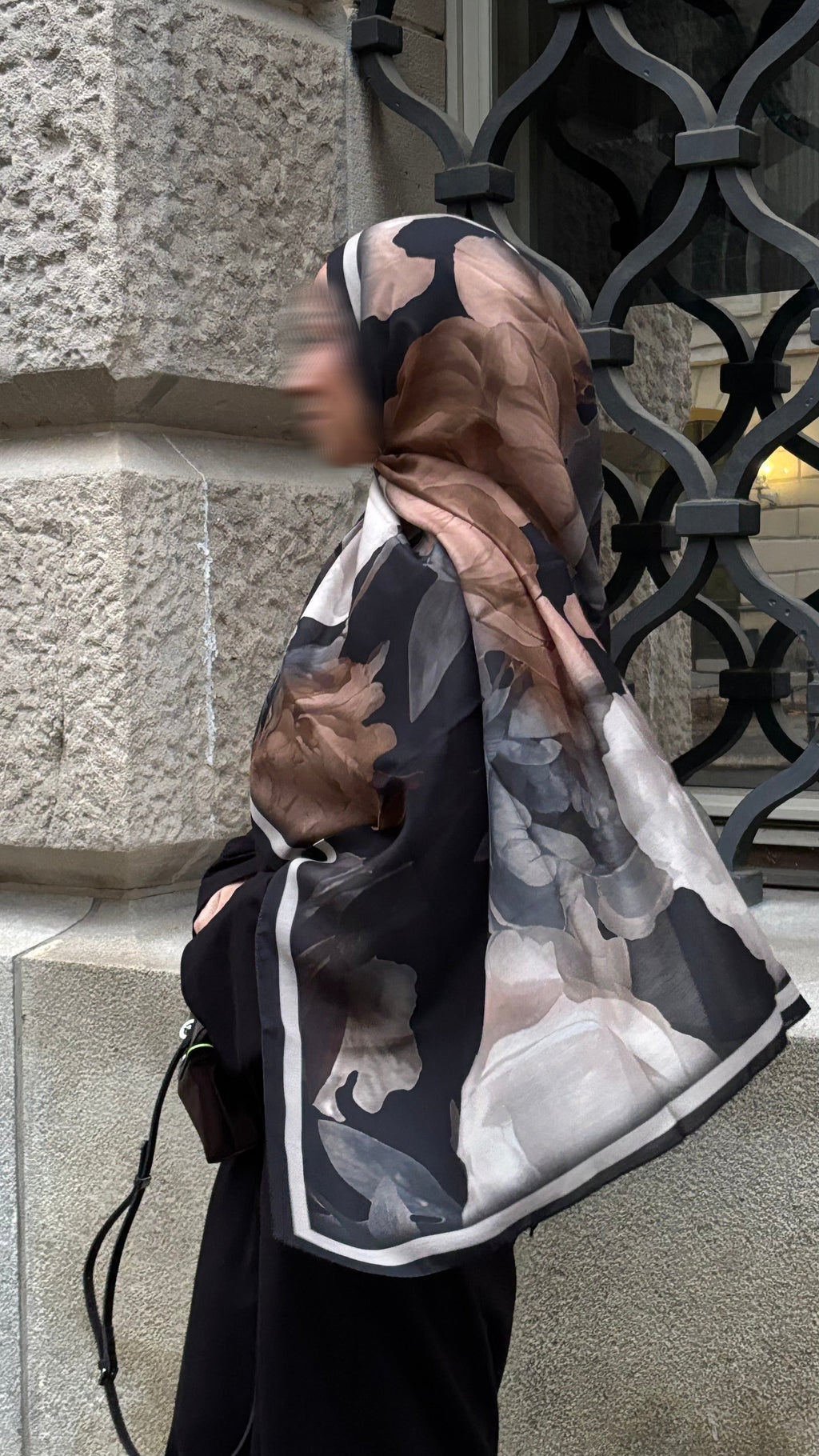 Bloom Hijab in Schwarz/Nude