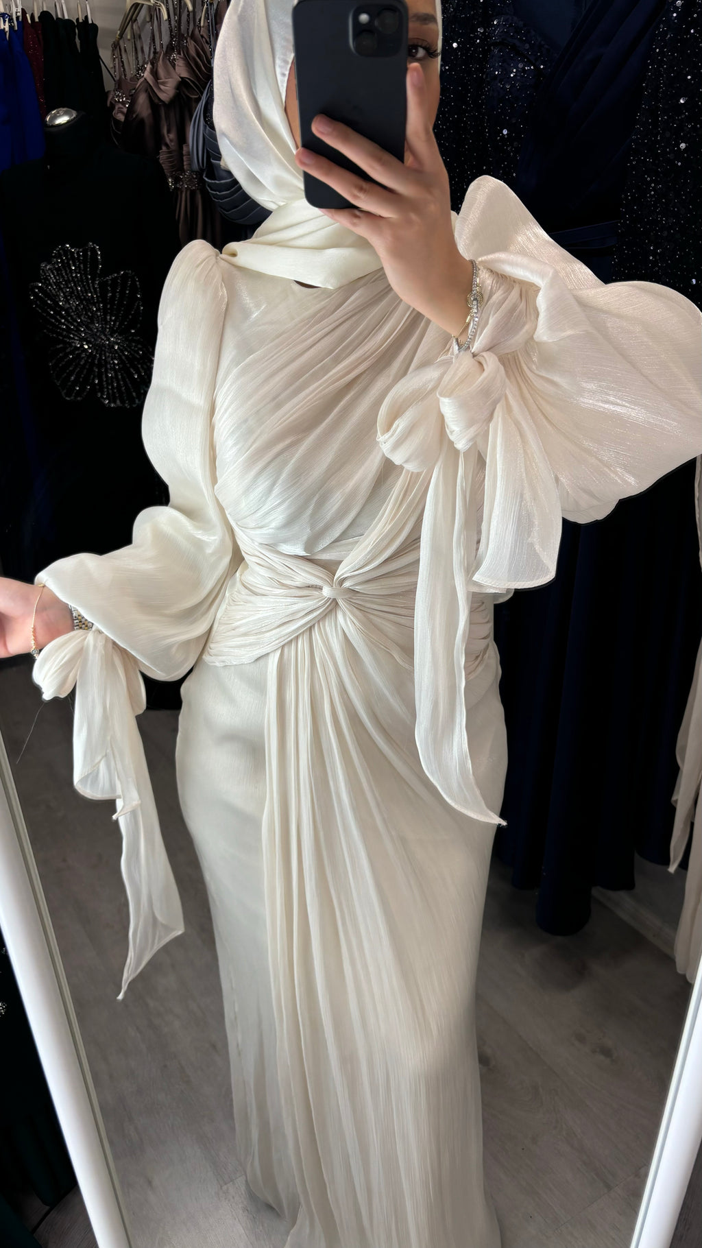 Alya evening dress in cream