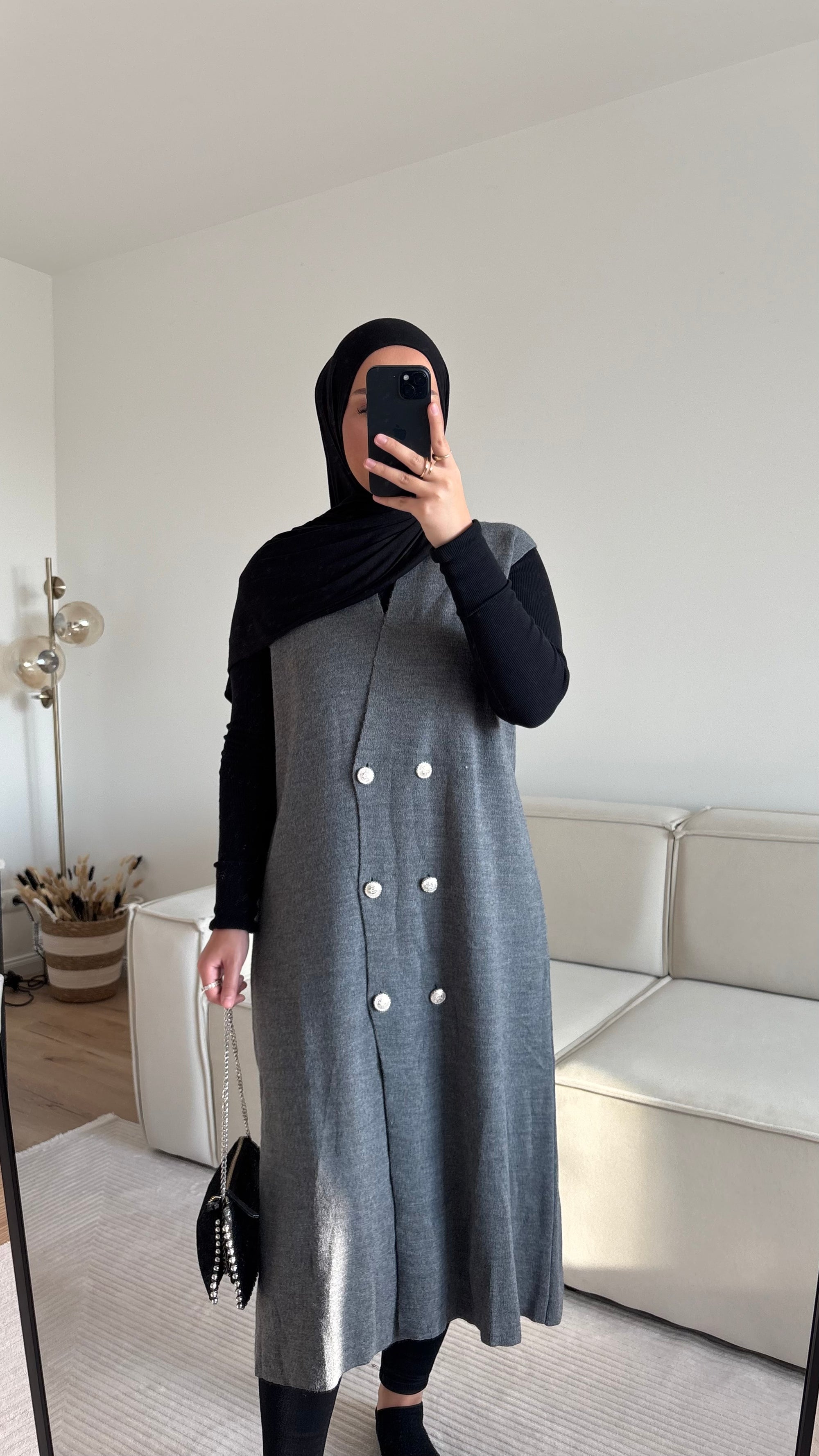 Nura Weste