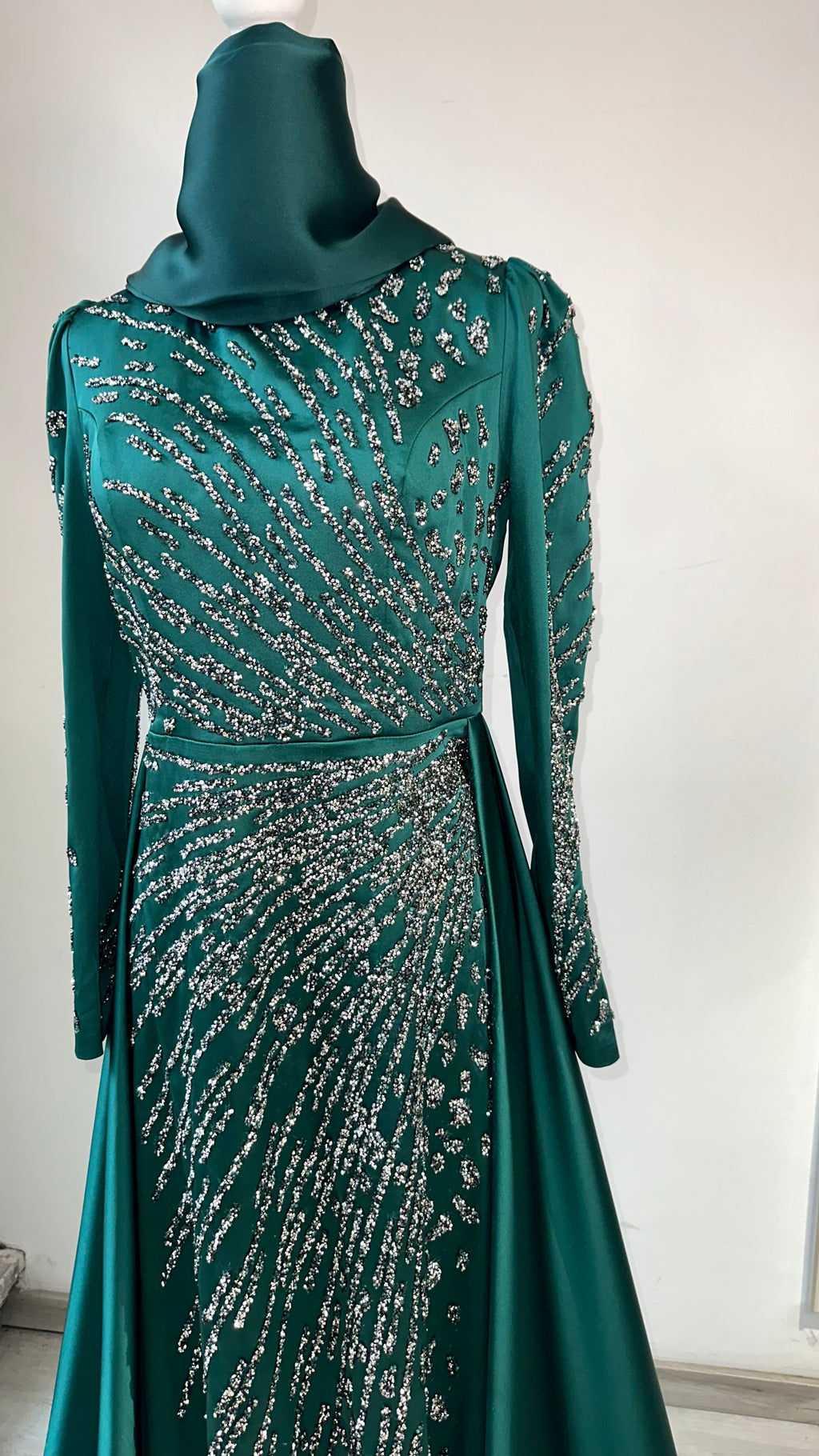 Lara Abendkleid mit Strass in smaragdgrün