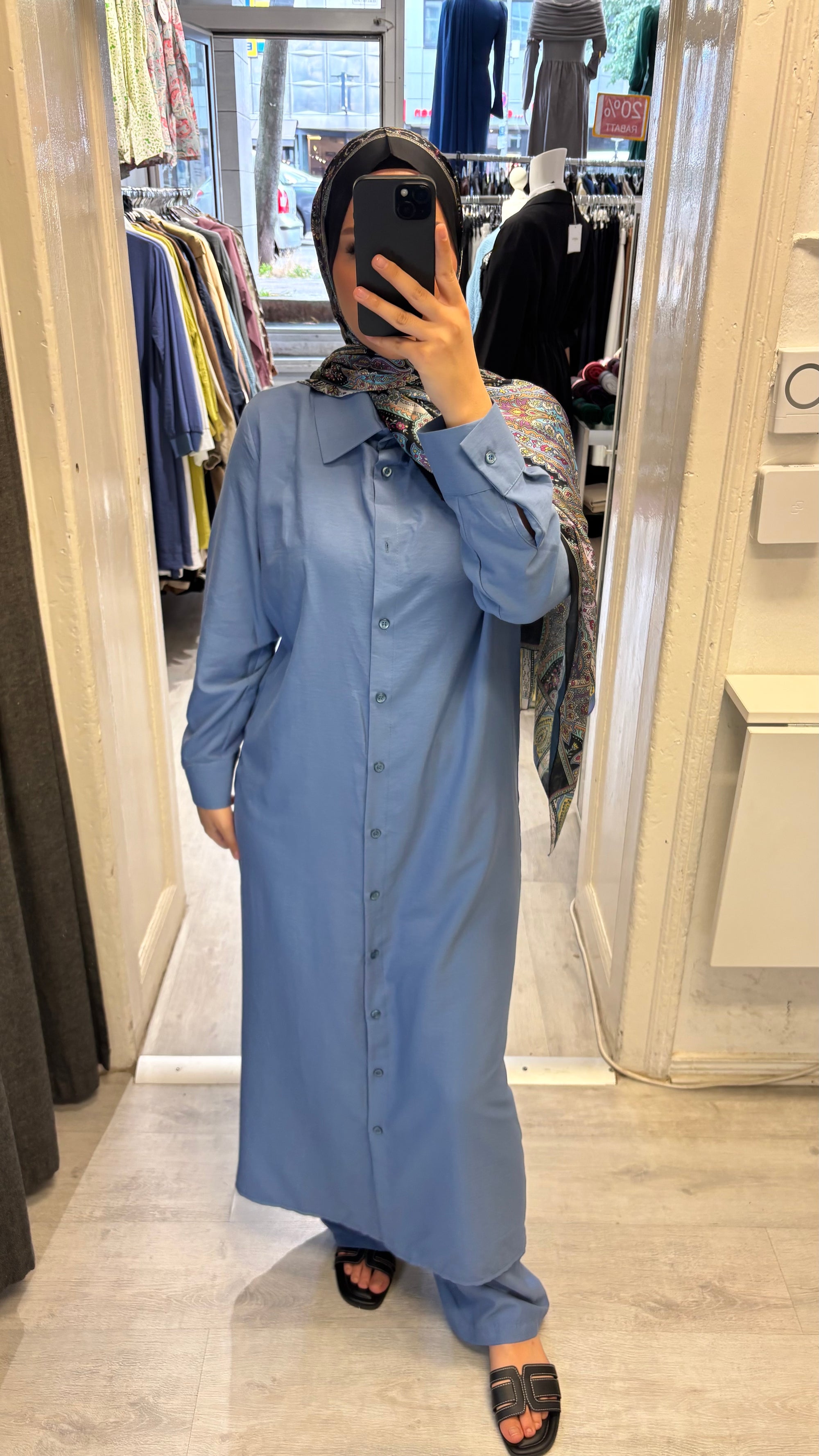 Armine set with trousers in blue