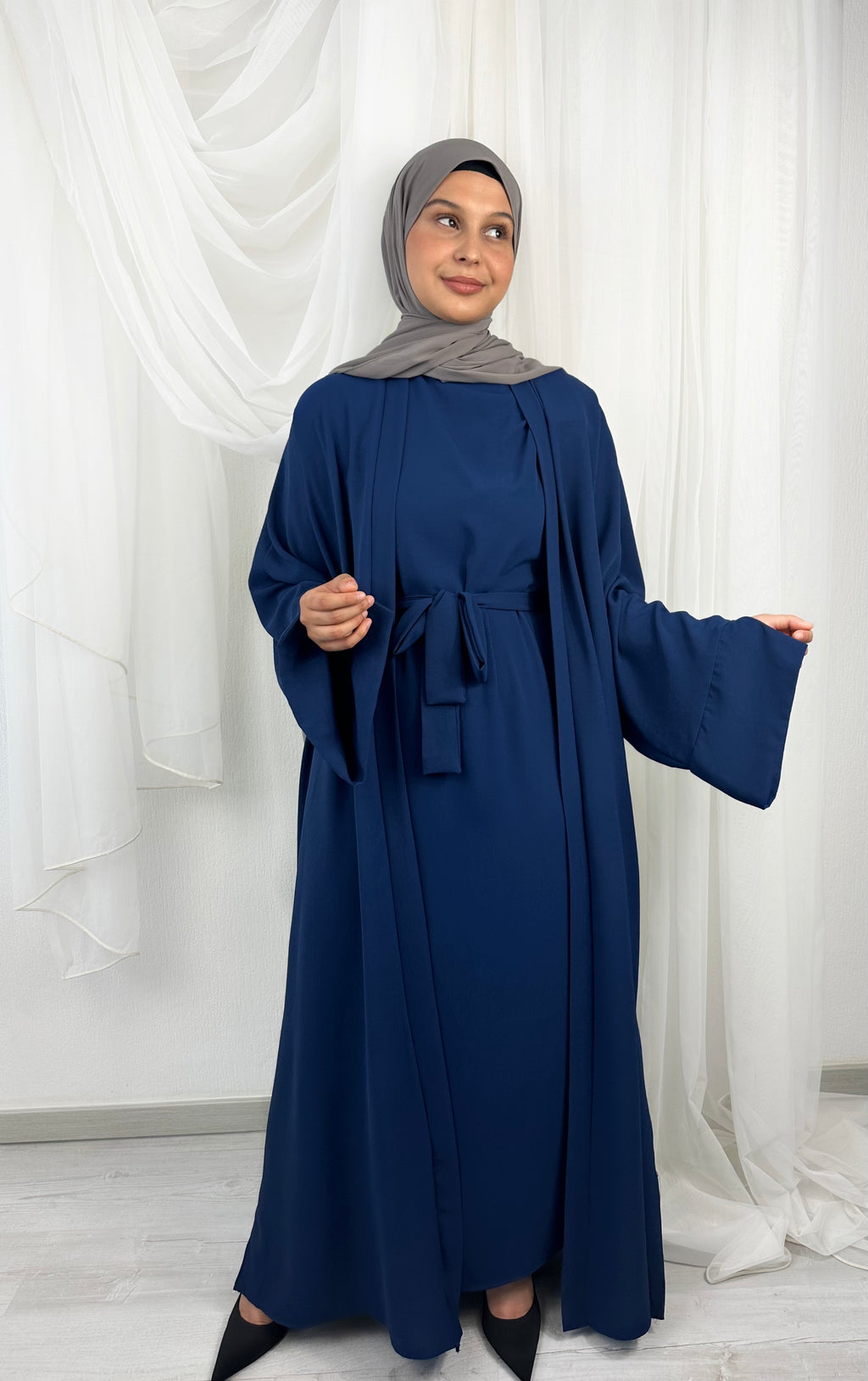 Dunya Set Abaya in blue