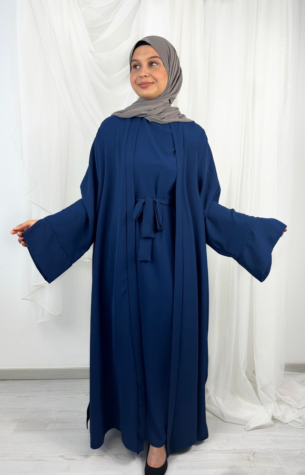 Dunya Set Abaya in blue
