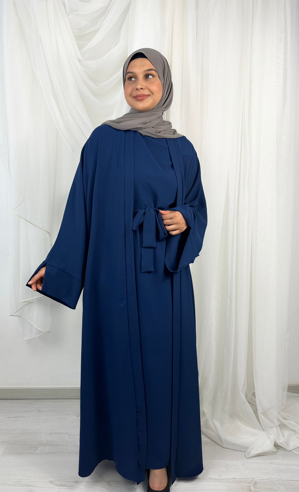 Dunya Set Abaya in blue