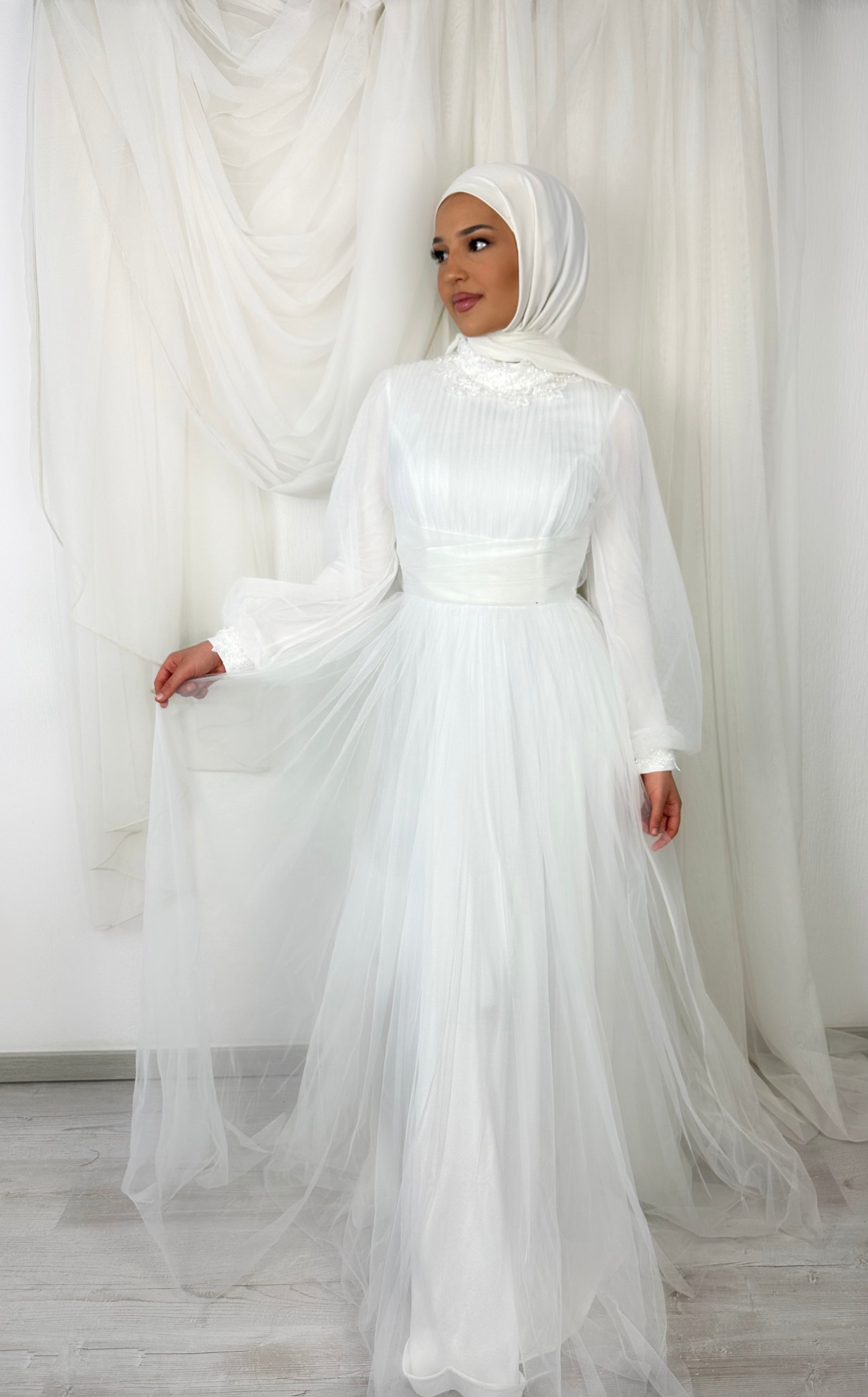 Snow tulle dress in white