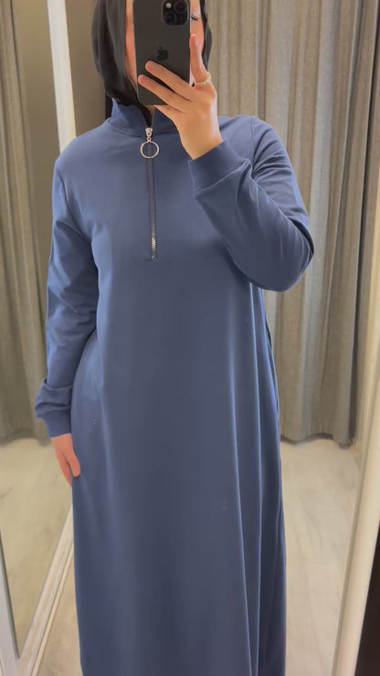 KLEID MIT REISSVERSCHLUSS AM KRAGEN IN BLAU